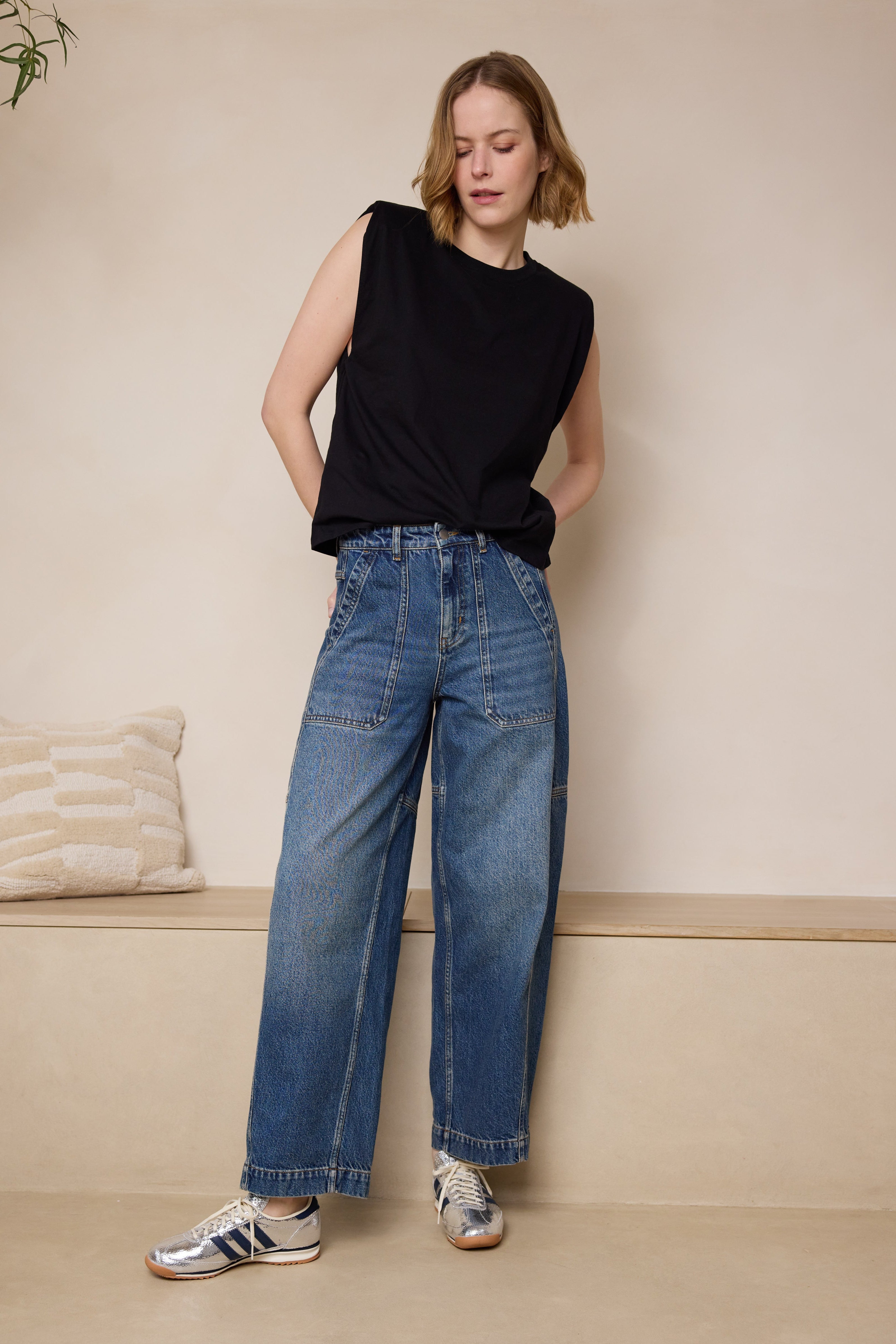 Skylar Shoulder Pad T-Shirt - Black