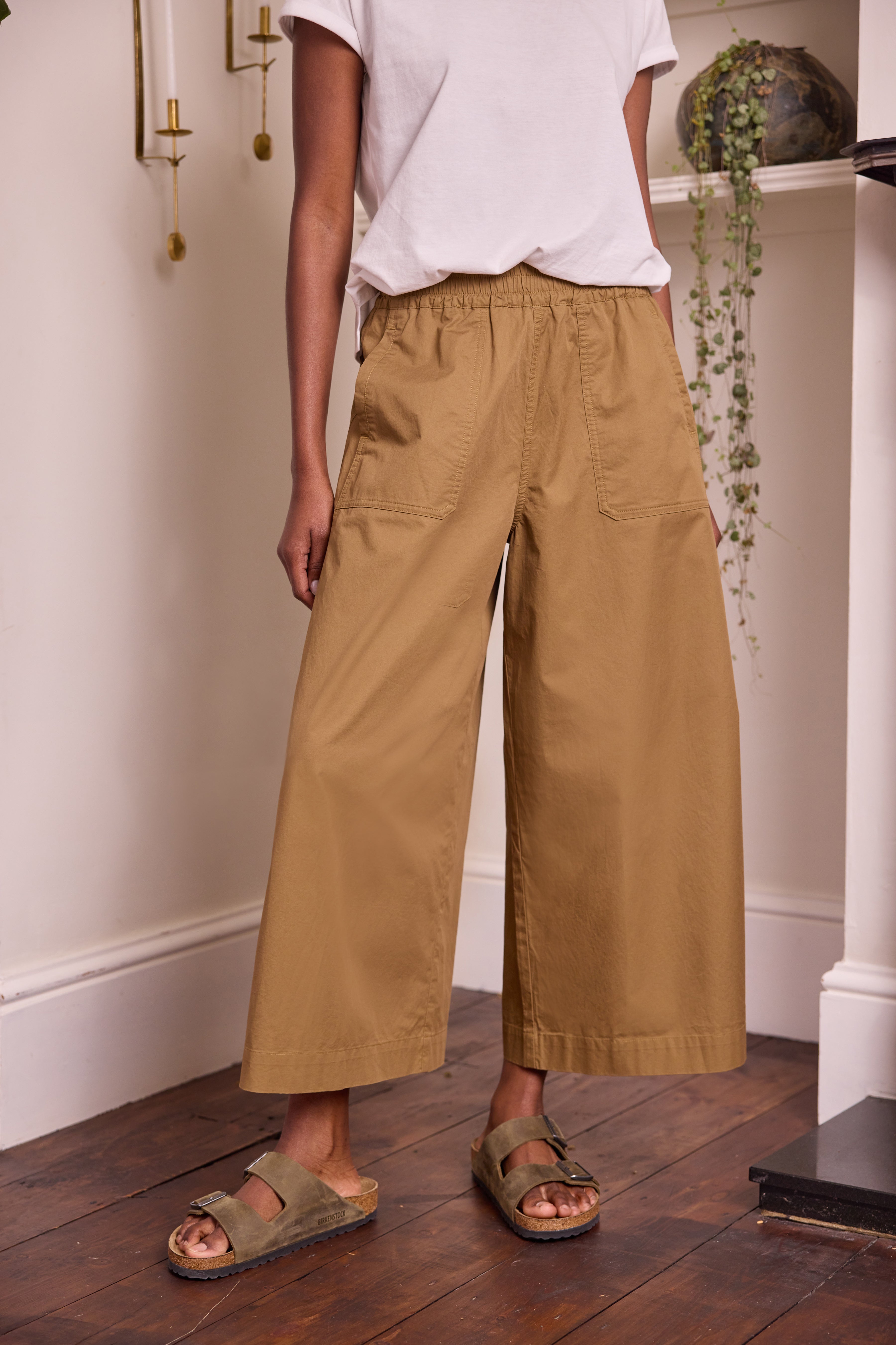 Cassie Wide Leg Cropped Trousers - Sand