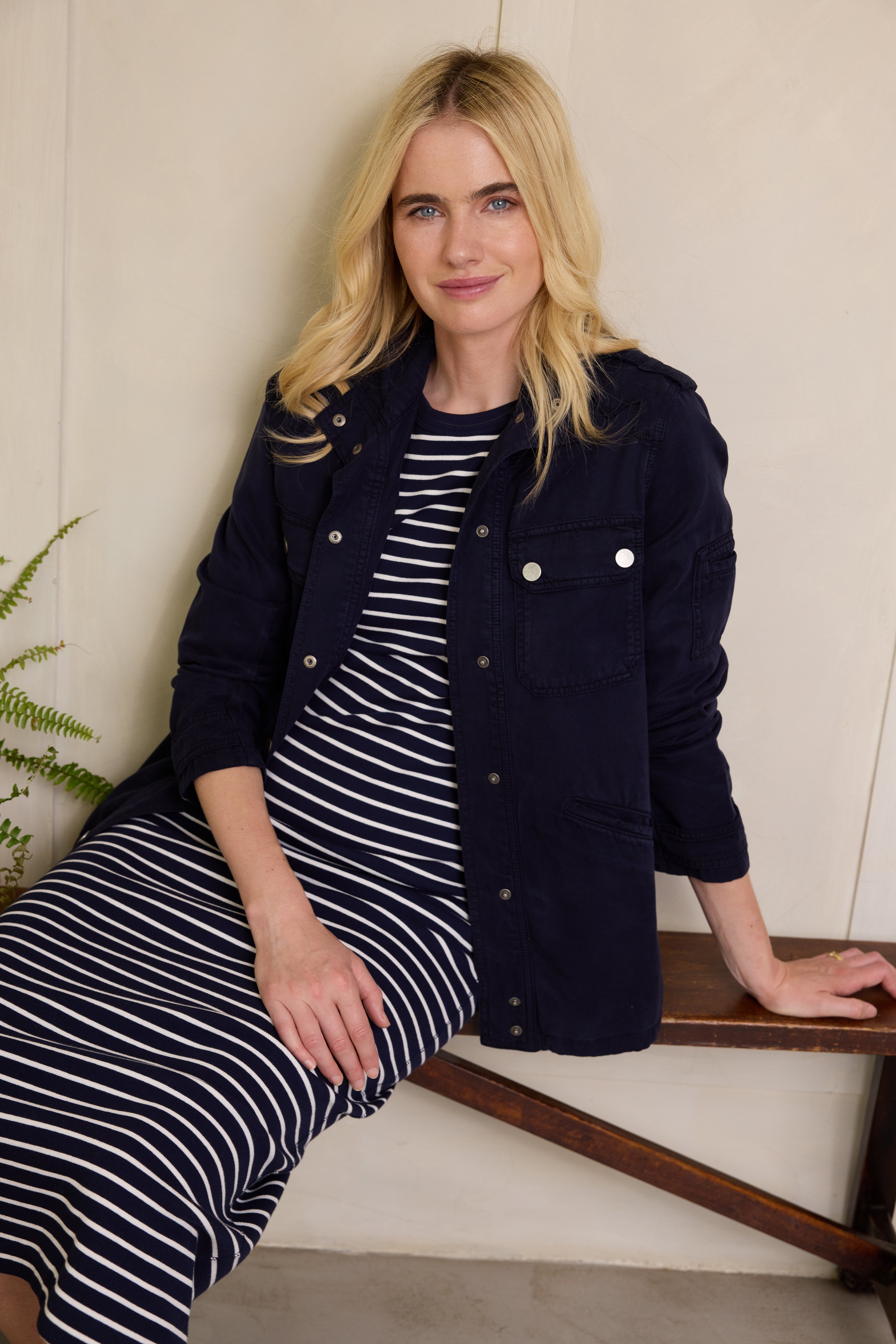 Tina Shacket - Navy