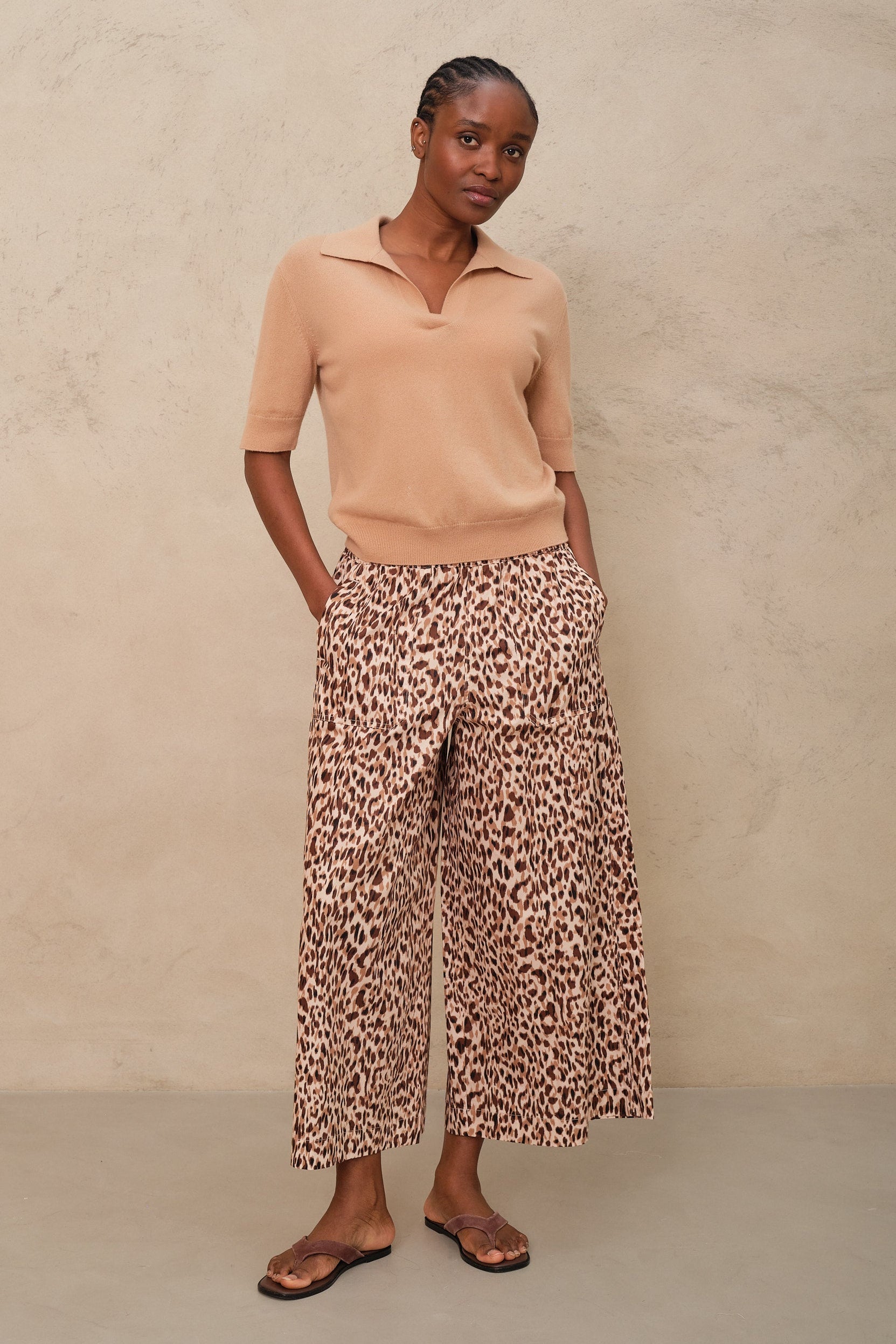 Netty Notch Collar Cashmere Blend Jumper - Cappuccino