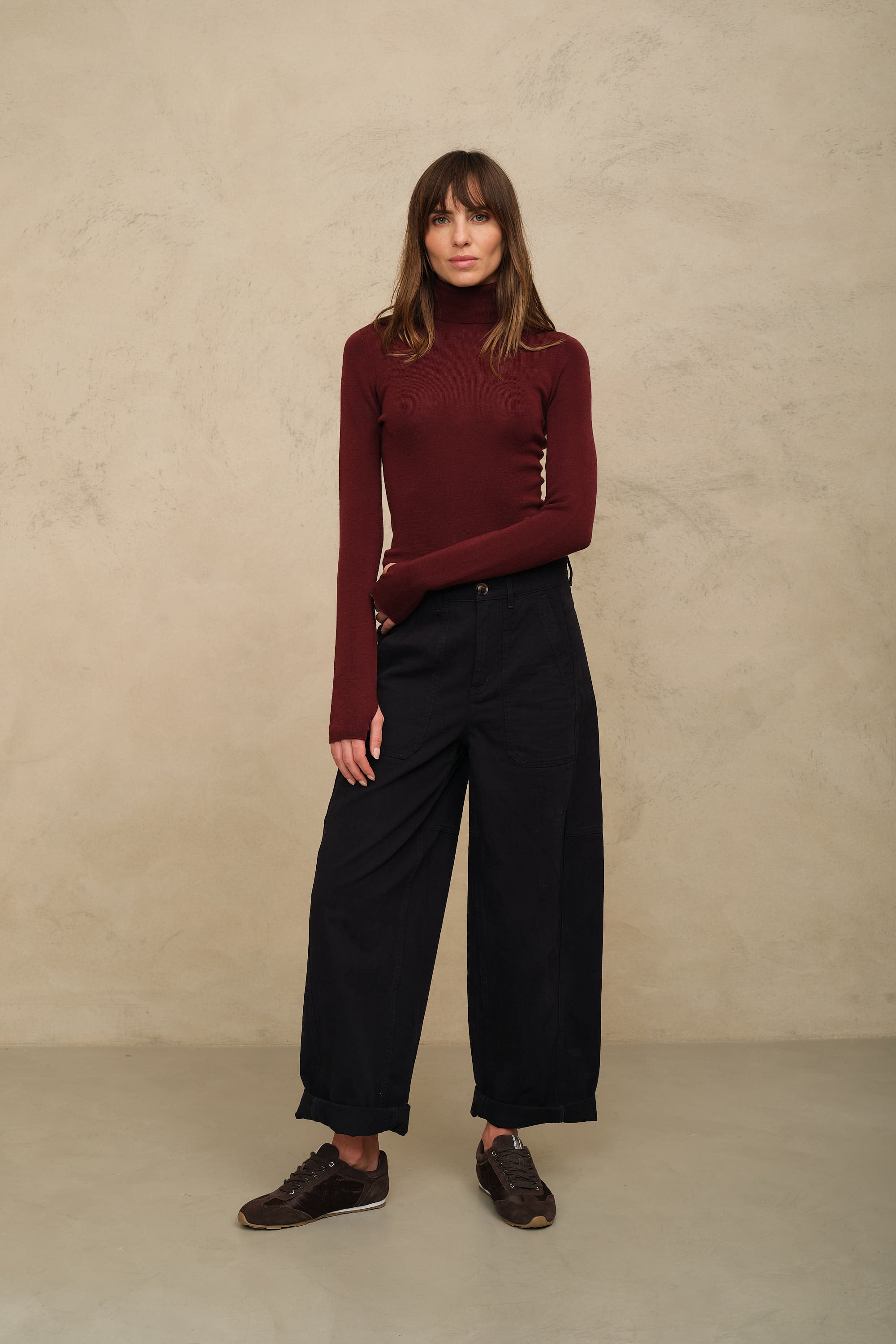 Gwyneth fine merino roll neck in burgundy