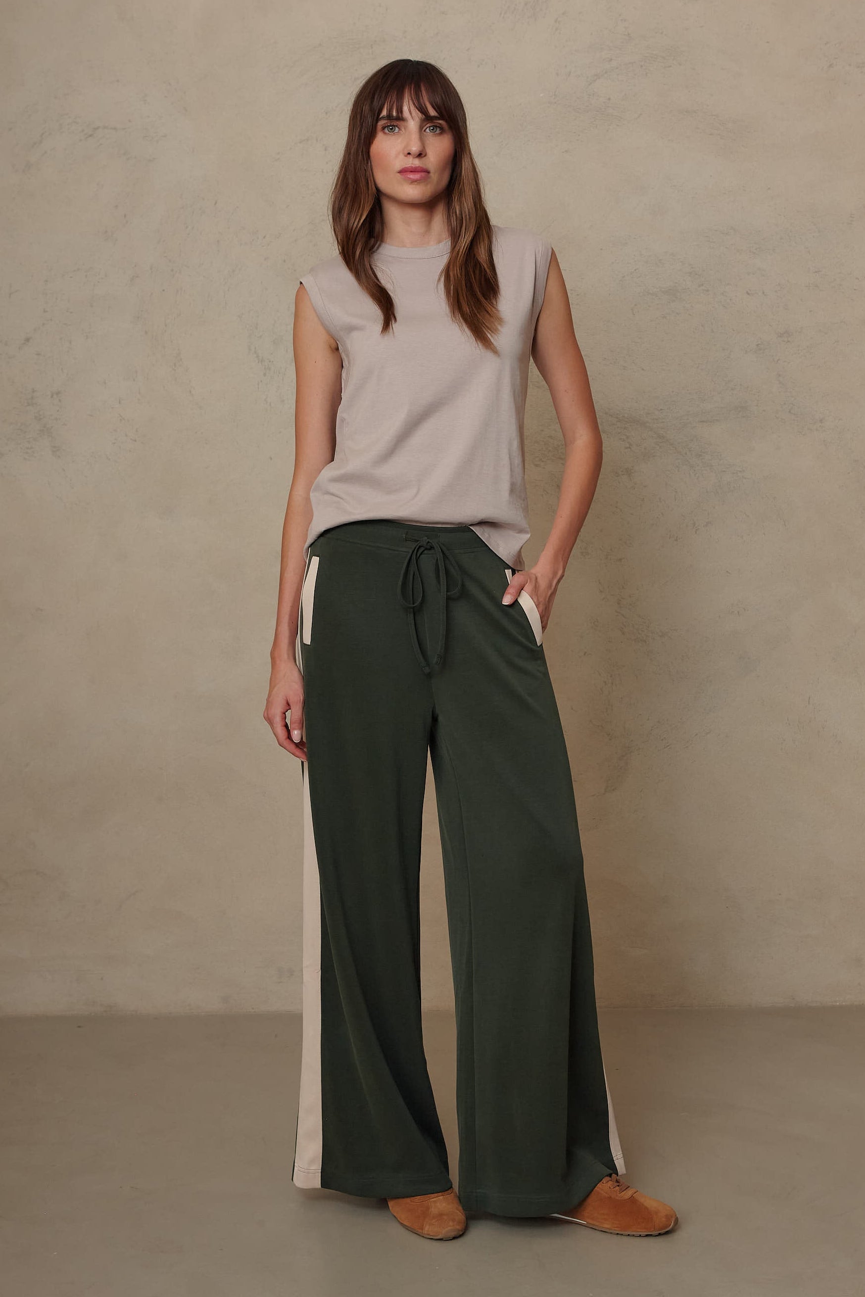 Skylar Shoulder Pad T-Shirt - Biscuit