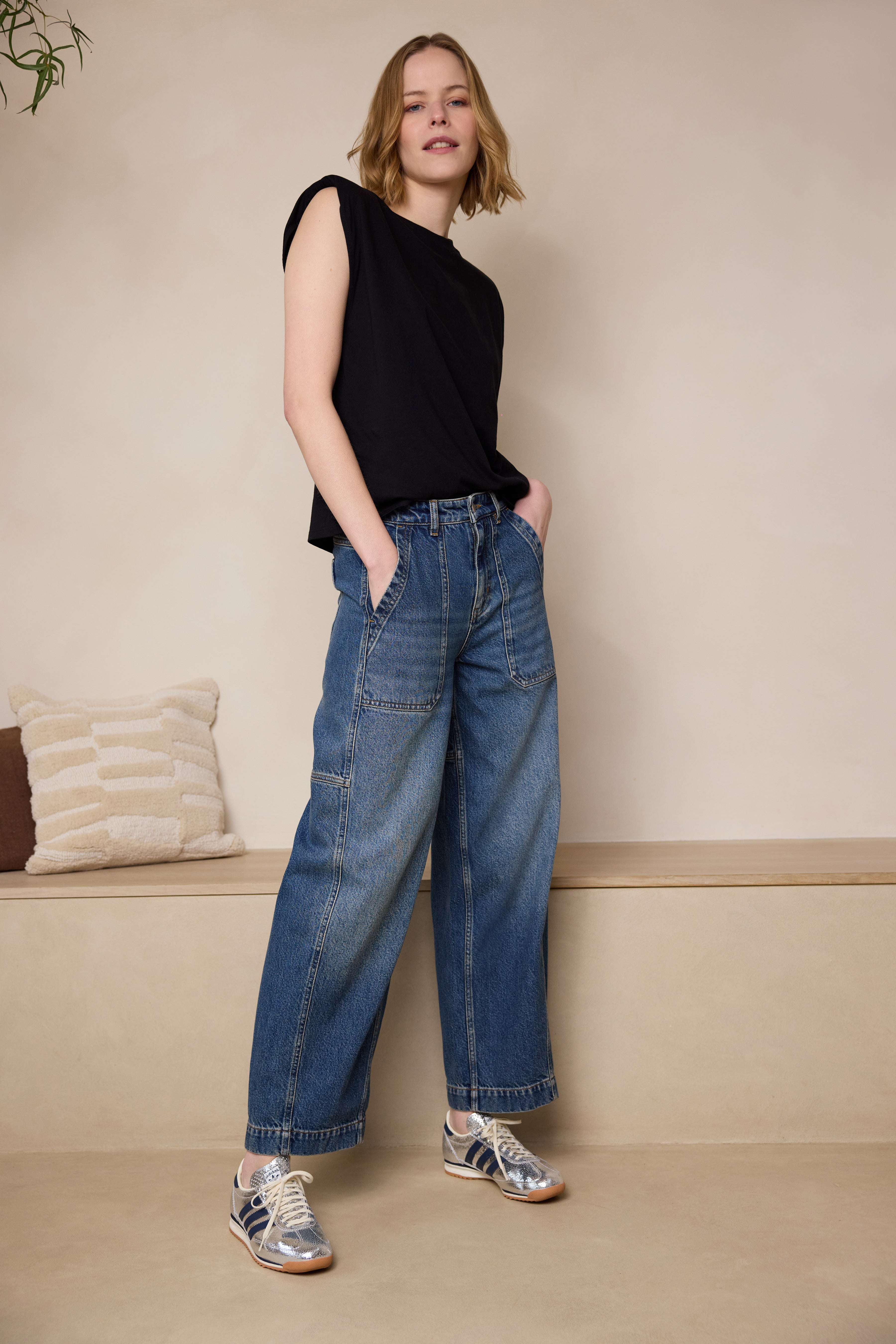 Model wearing Billie Jeans Eleven Loves