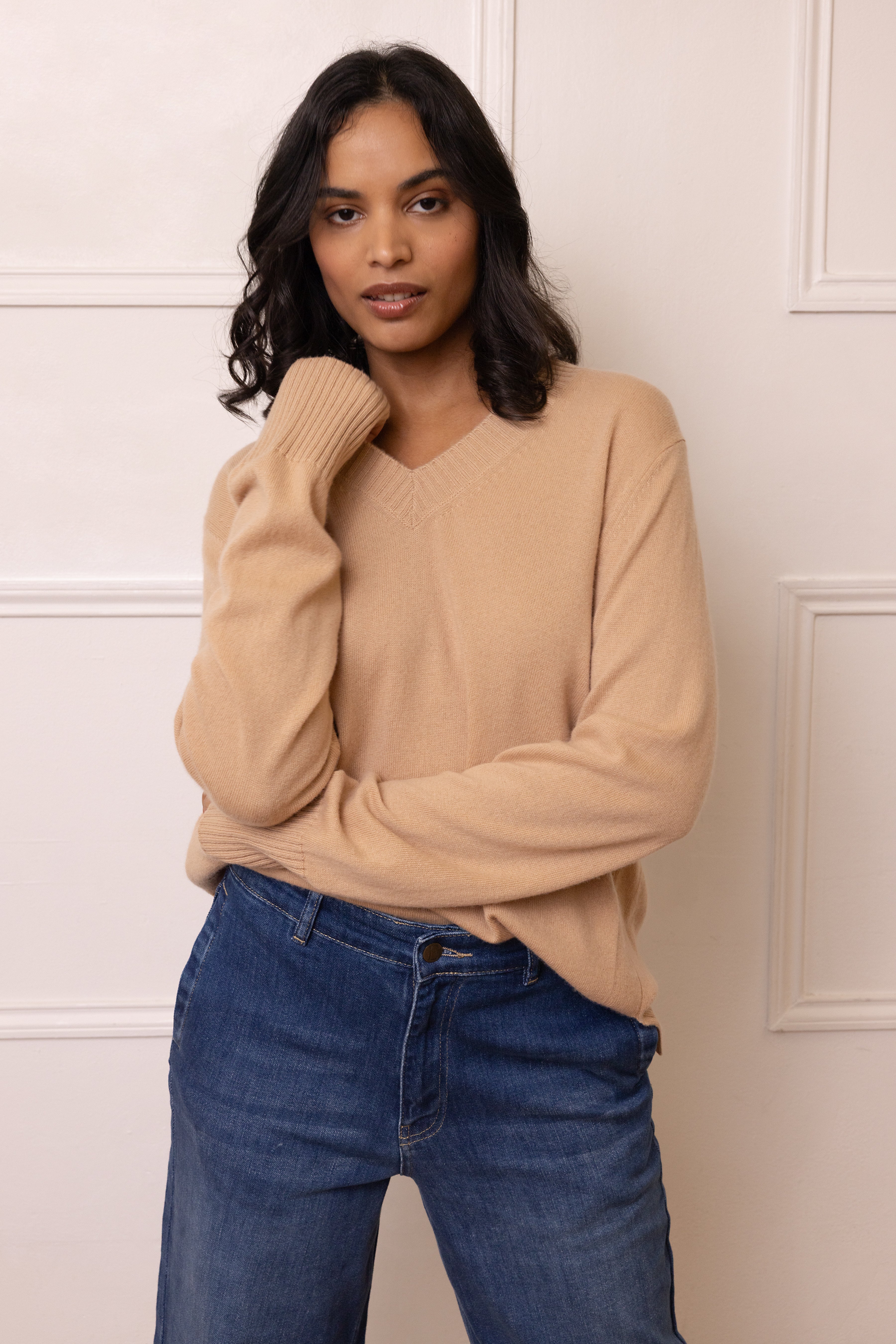 Nian V-Neck Cashmere Blend Jumper - Cappuccino