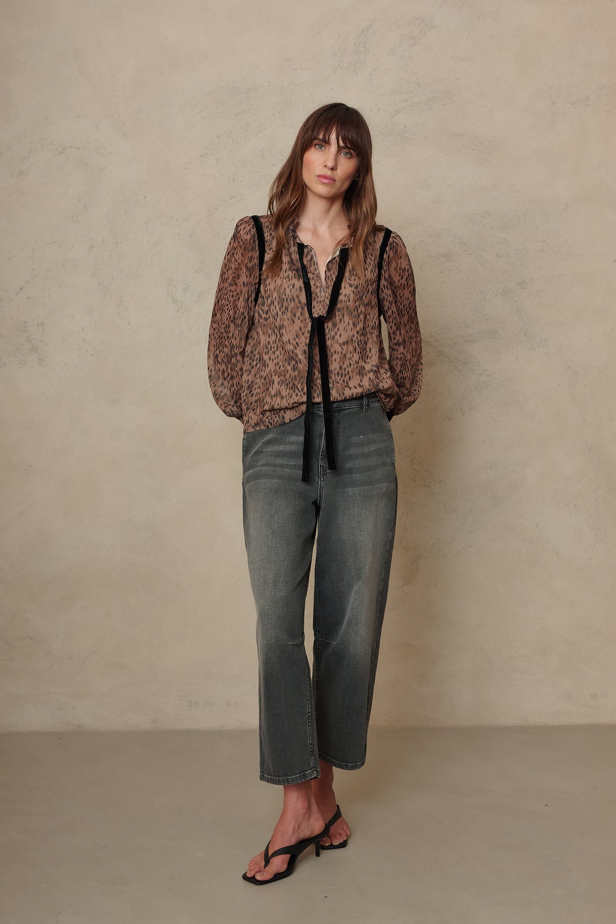 Emmie Barrel Leg Jeans - Washed Black