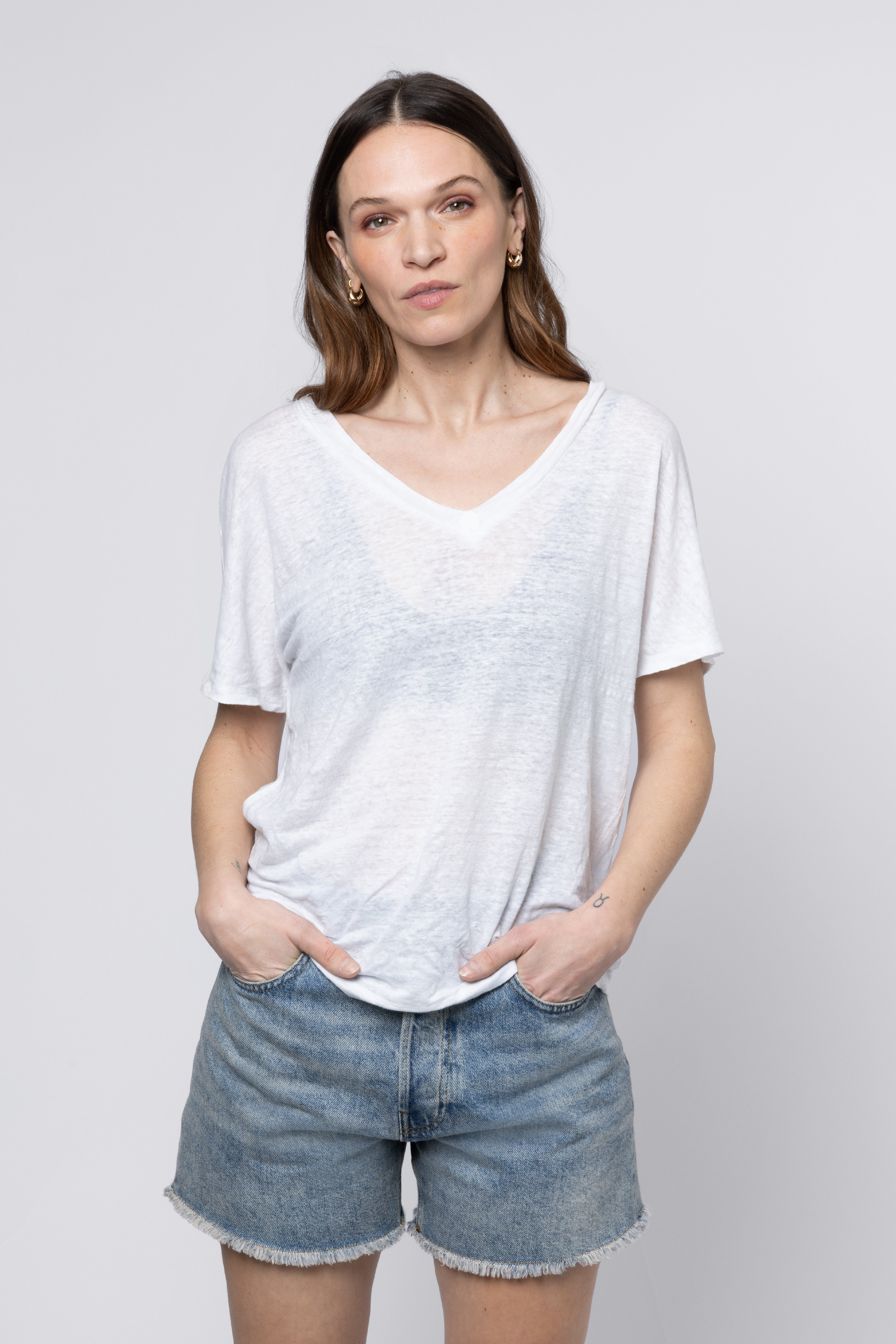 model wearing Ladies Linen T Shirt 11 Loves