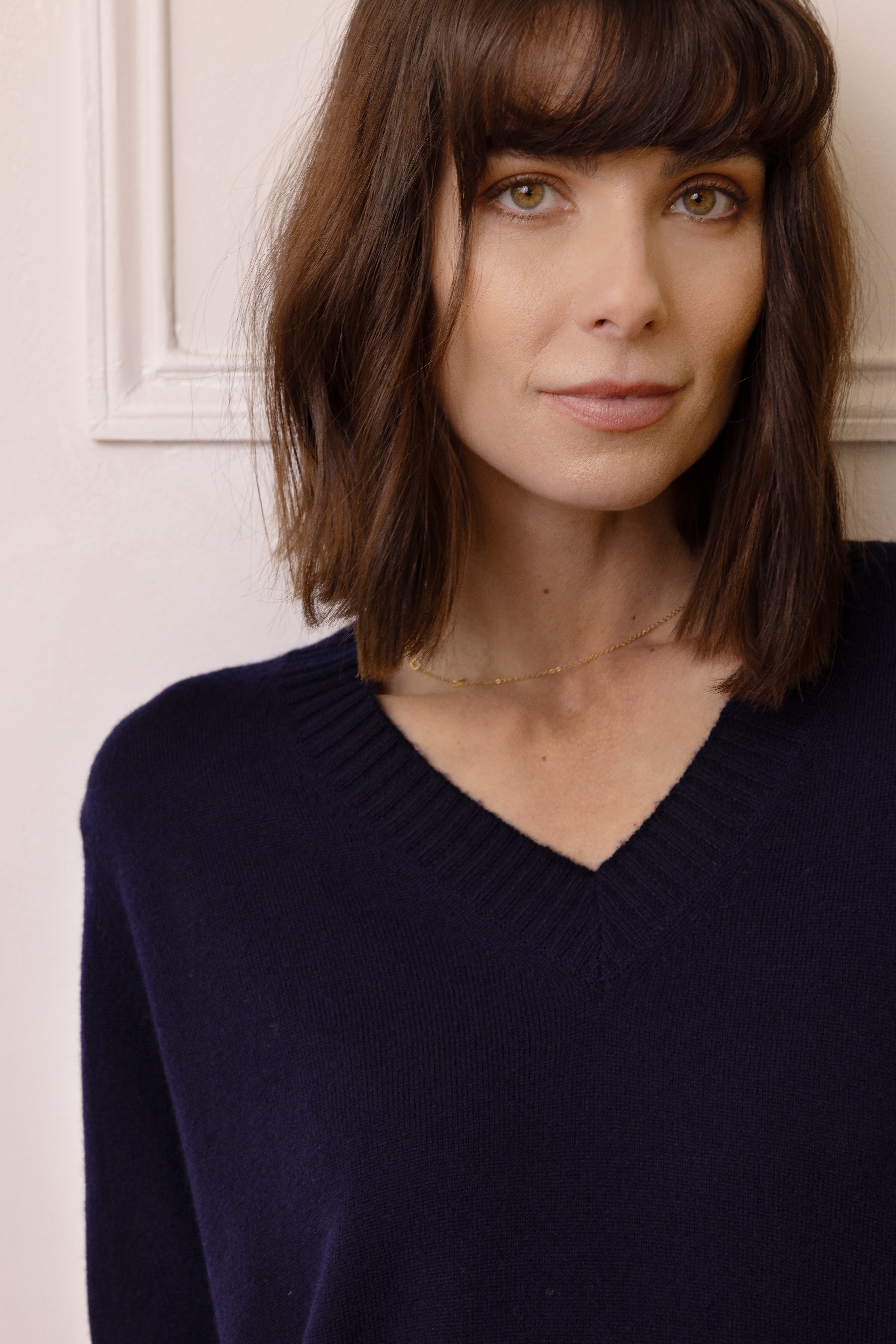 Nian V-Neck Cashmere Blend Jumper - Navy