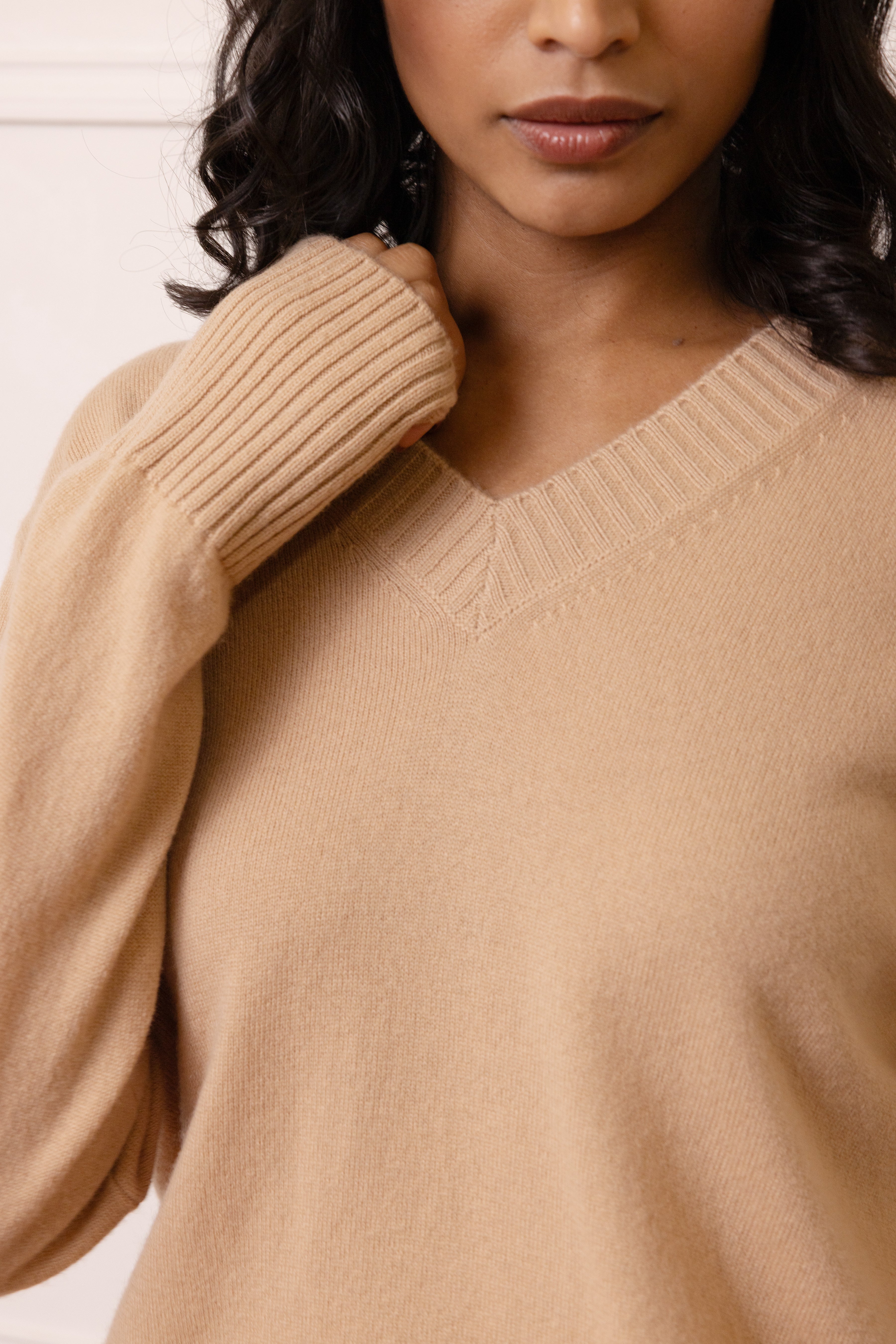 Nian V-Neck Cashmere Blend Jumper - Cappuccino
