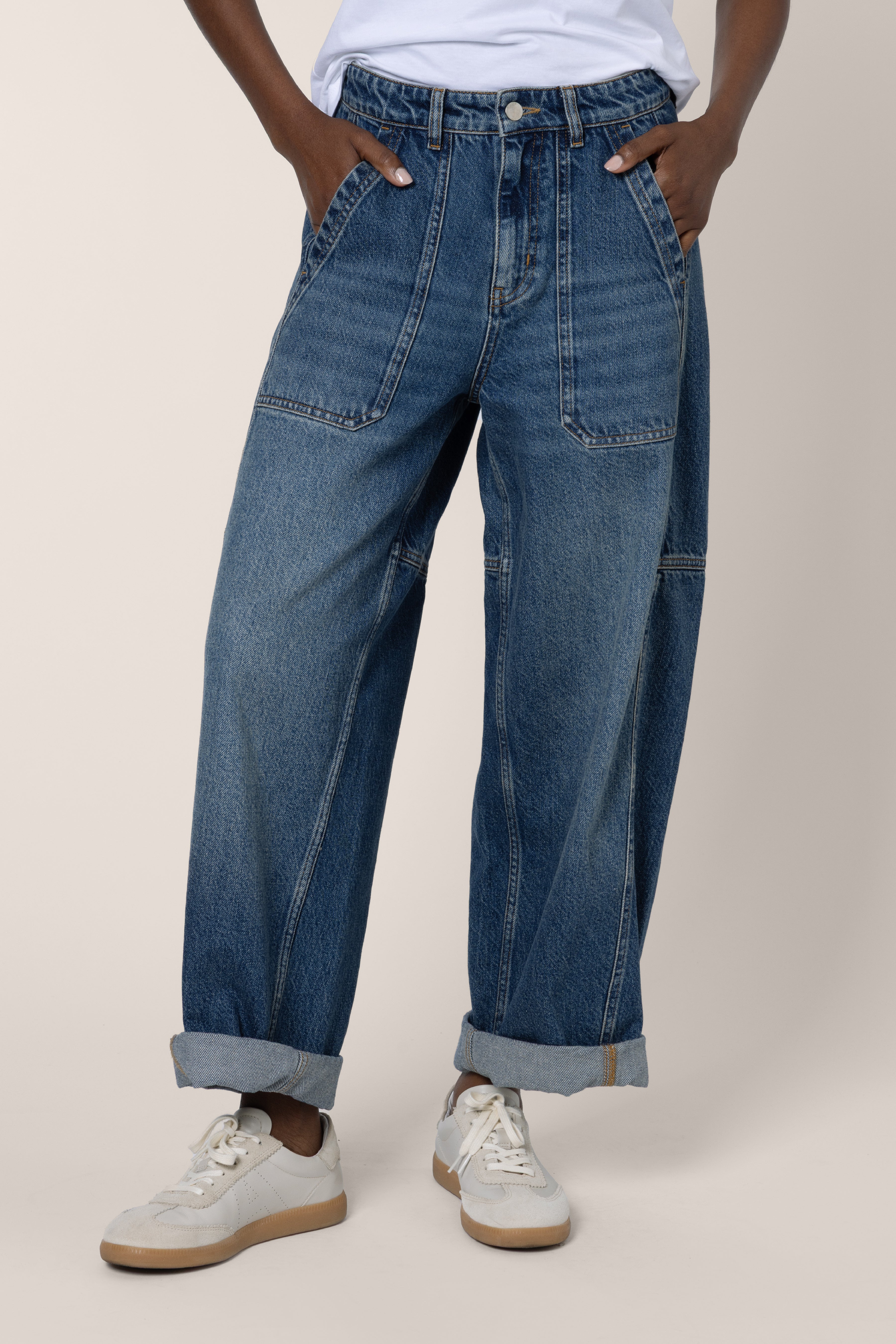 Billie Barrel Leg Jeans in mid wash, Eleven Loves