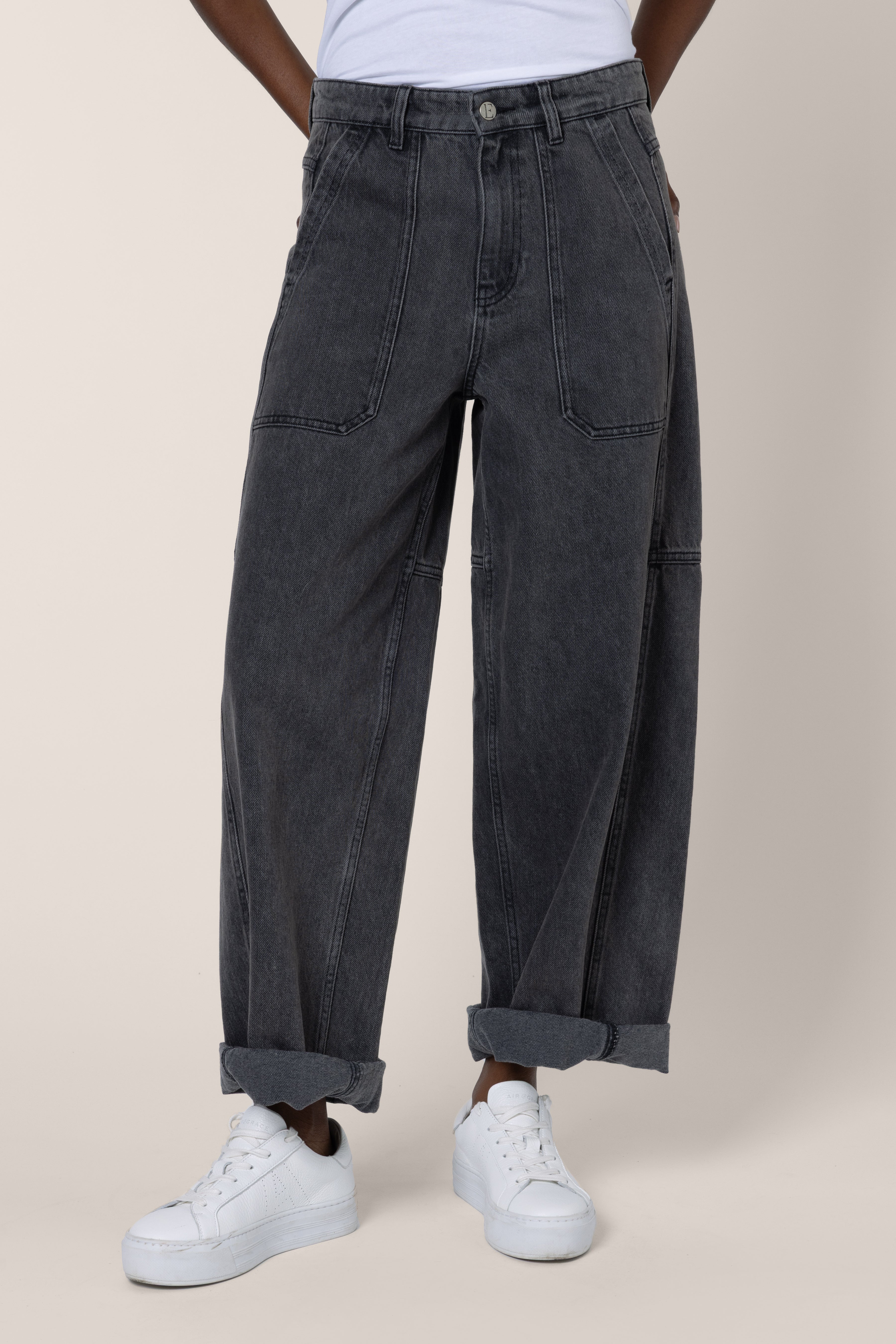 Billie Barrel Leg Jeans - Washed Black