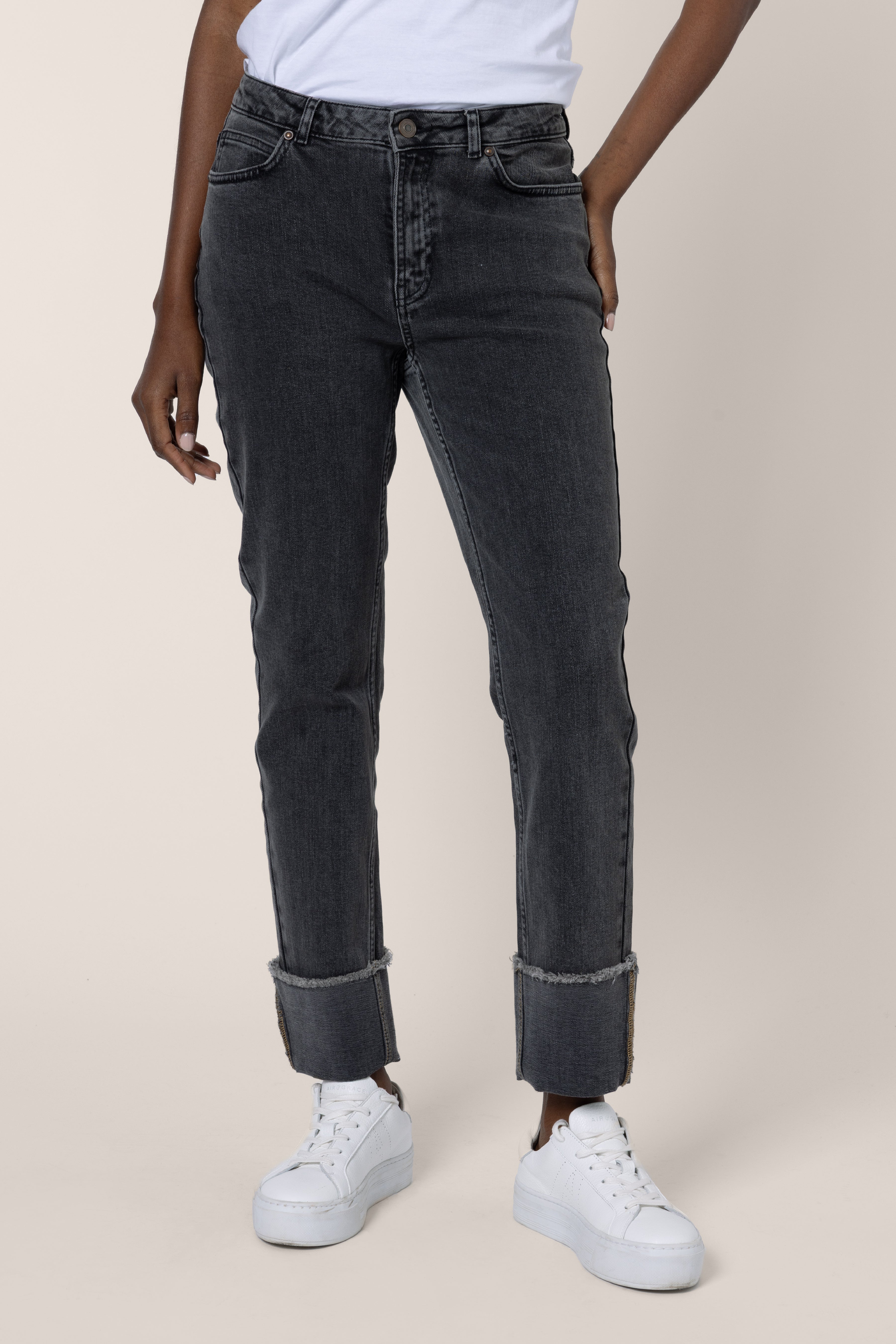 Sarah Straight Leg Jeans - Washed Black