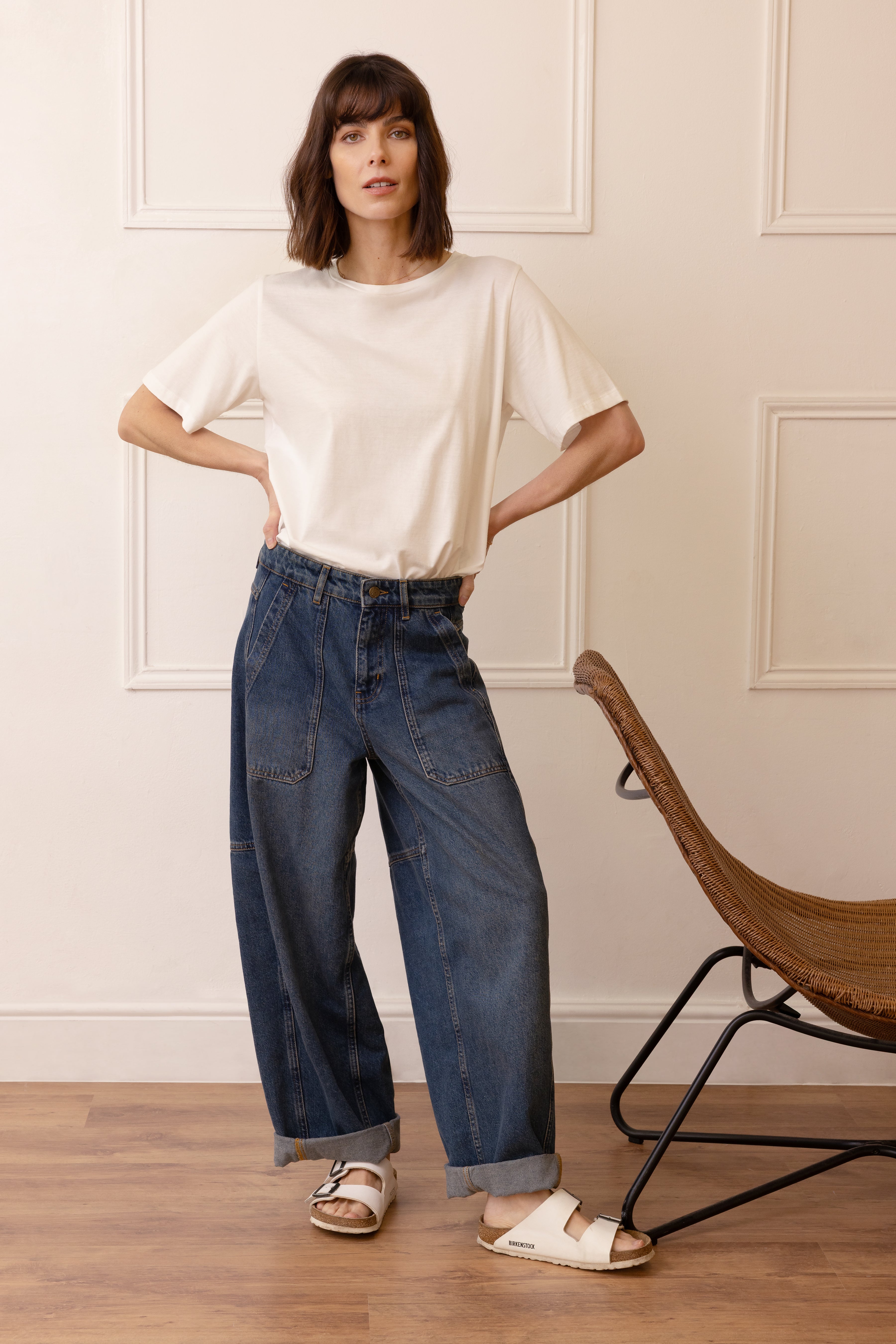 Billie Barrel Leg Jeans - Mid Wash