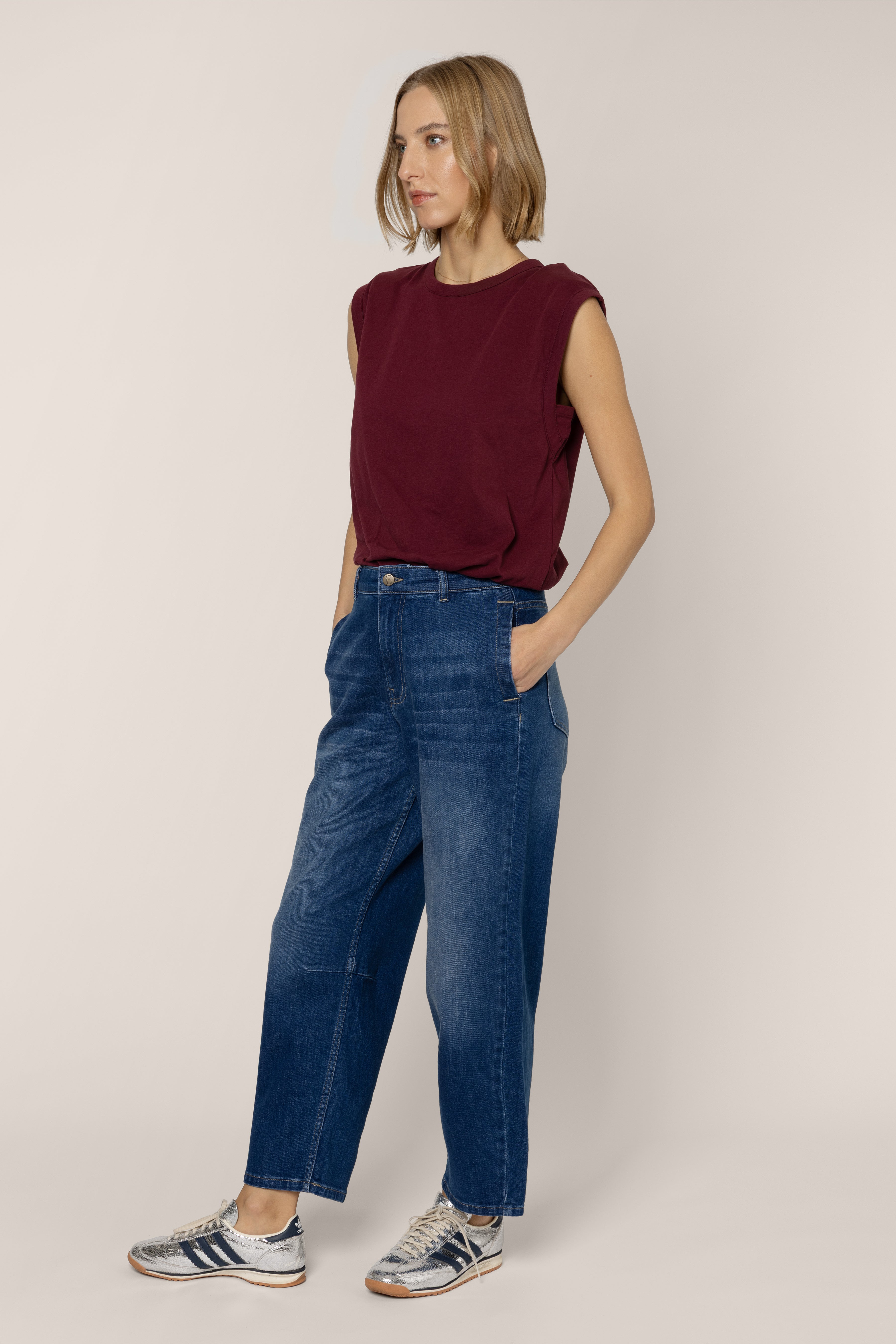Emmie Barrel Leg Jeans - Mid Wash