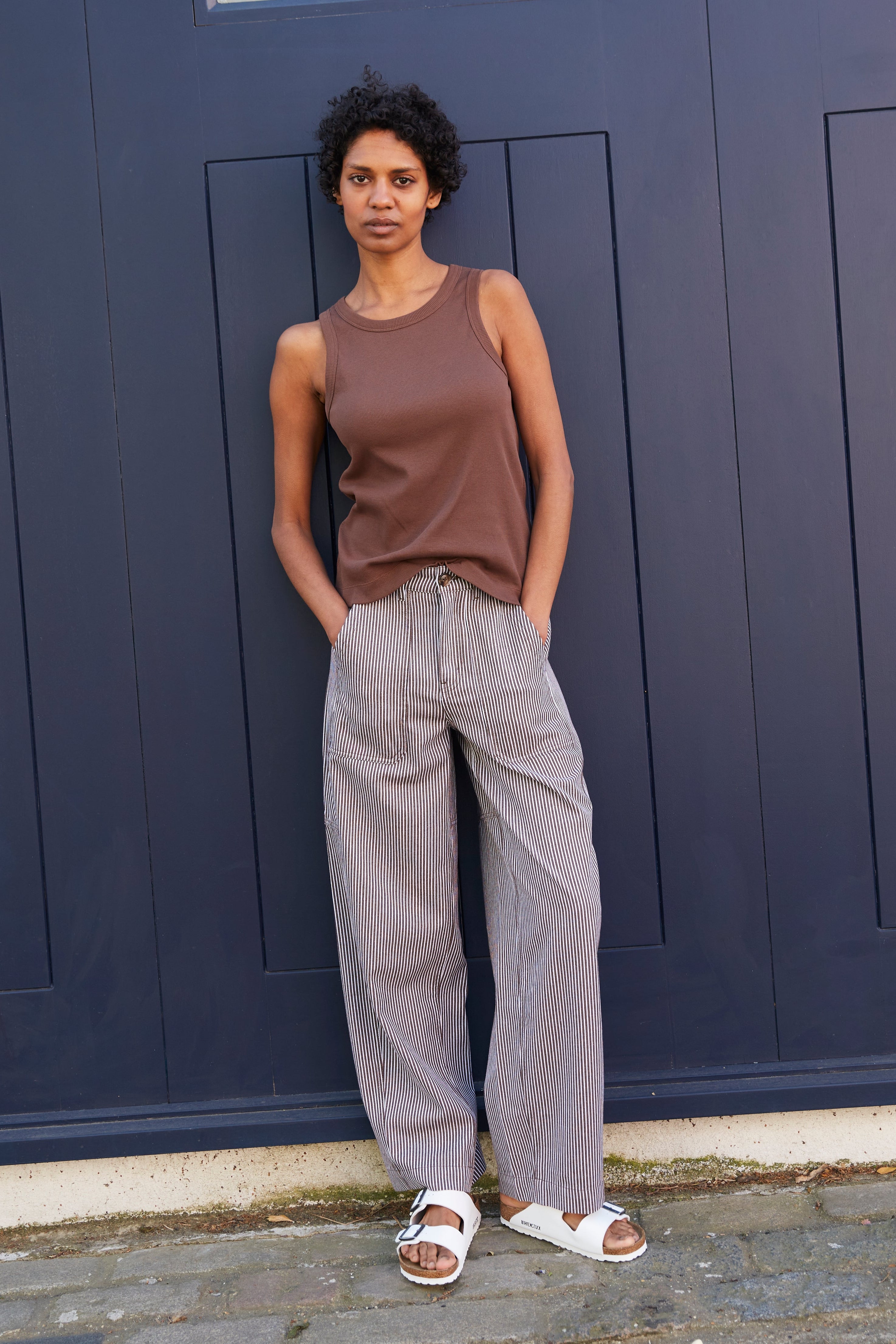 Striped barrel leg trousers