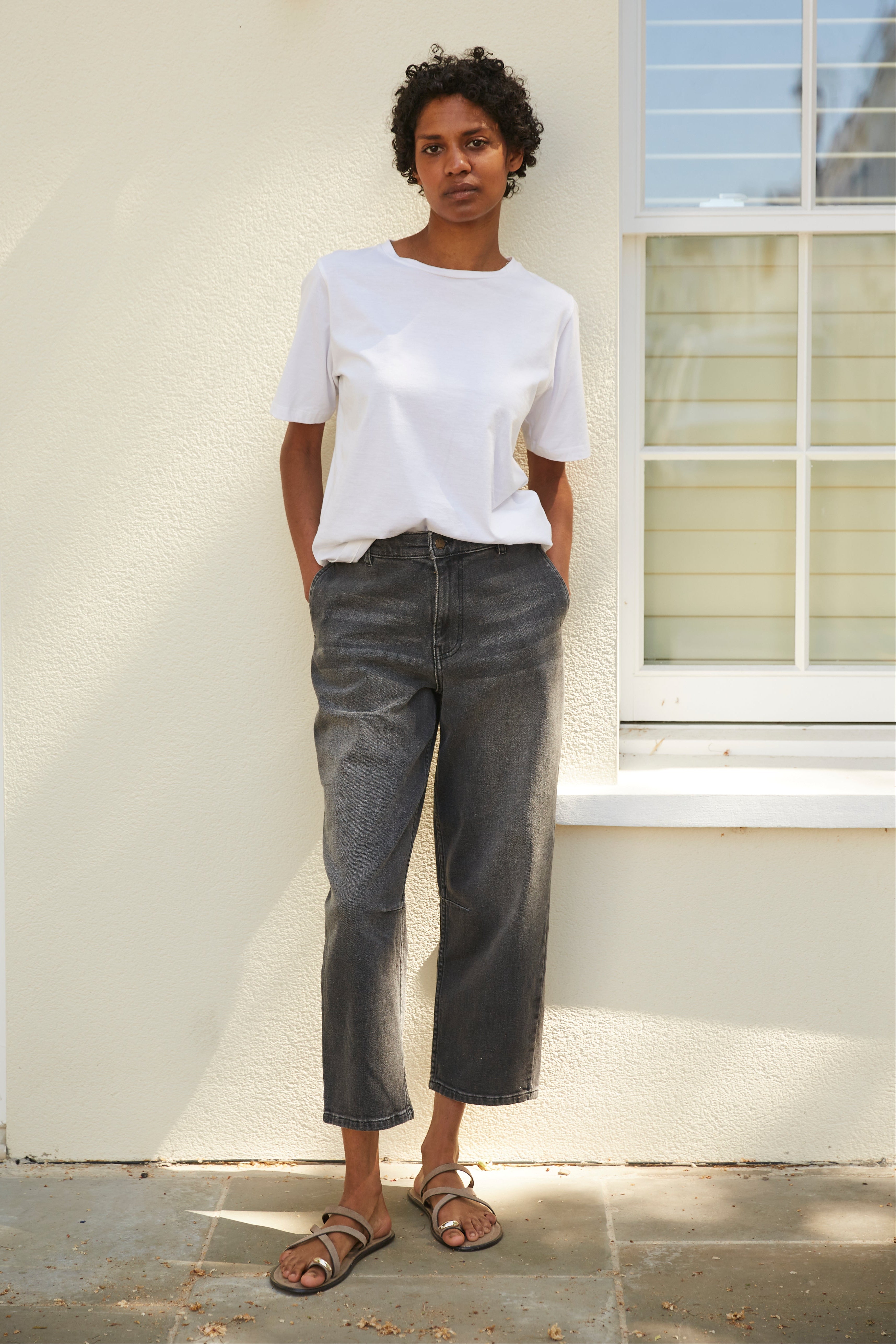 Emmie Barrel Leg Jeans - Washed Black
