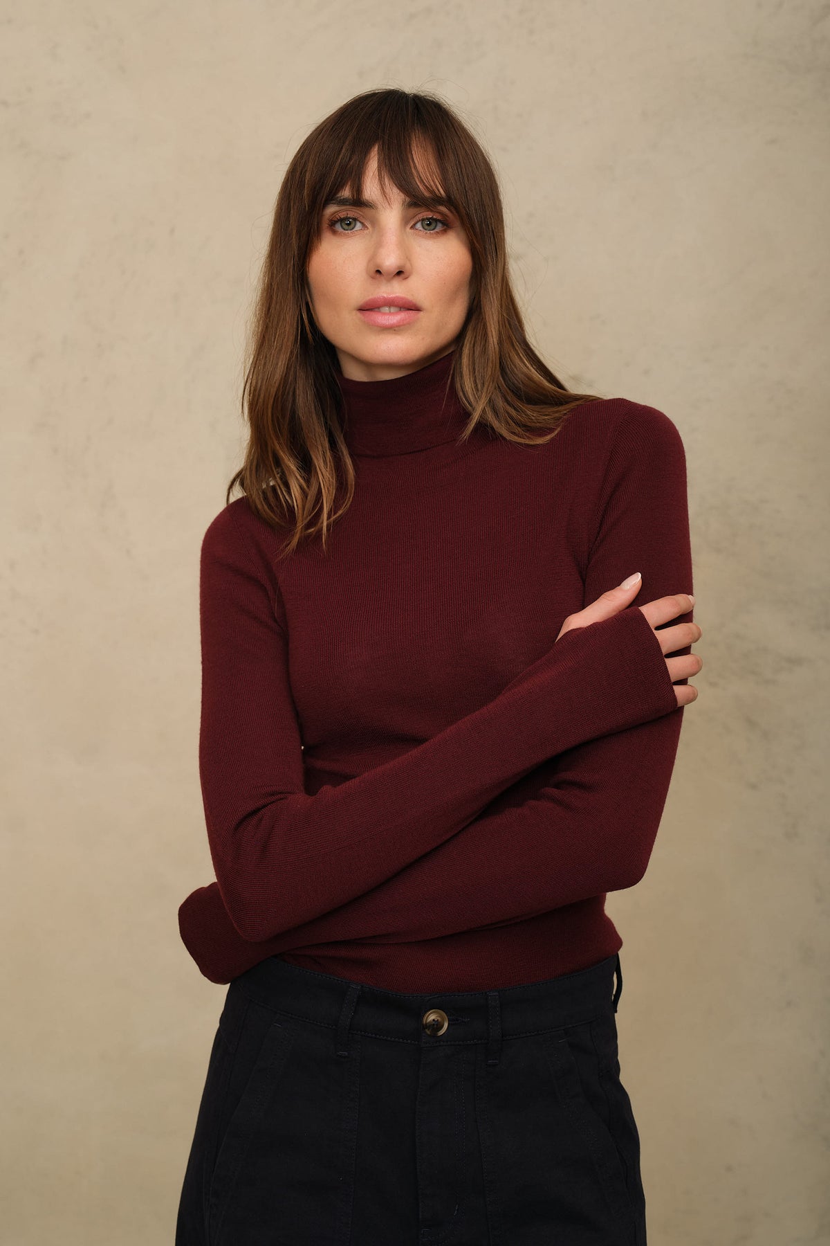 Gwyneth fine merino roll neck in burgundy
