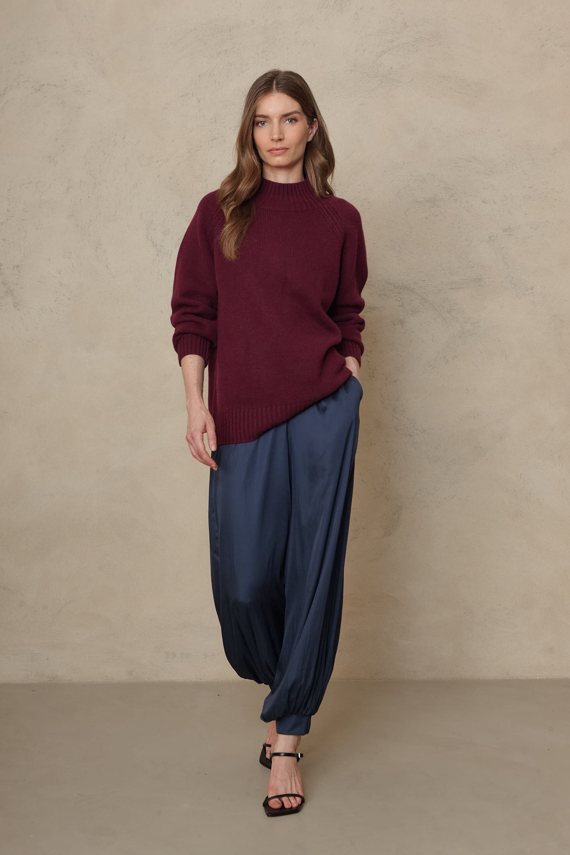 Bea funnel neck jumper in burgundy