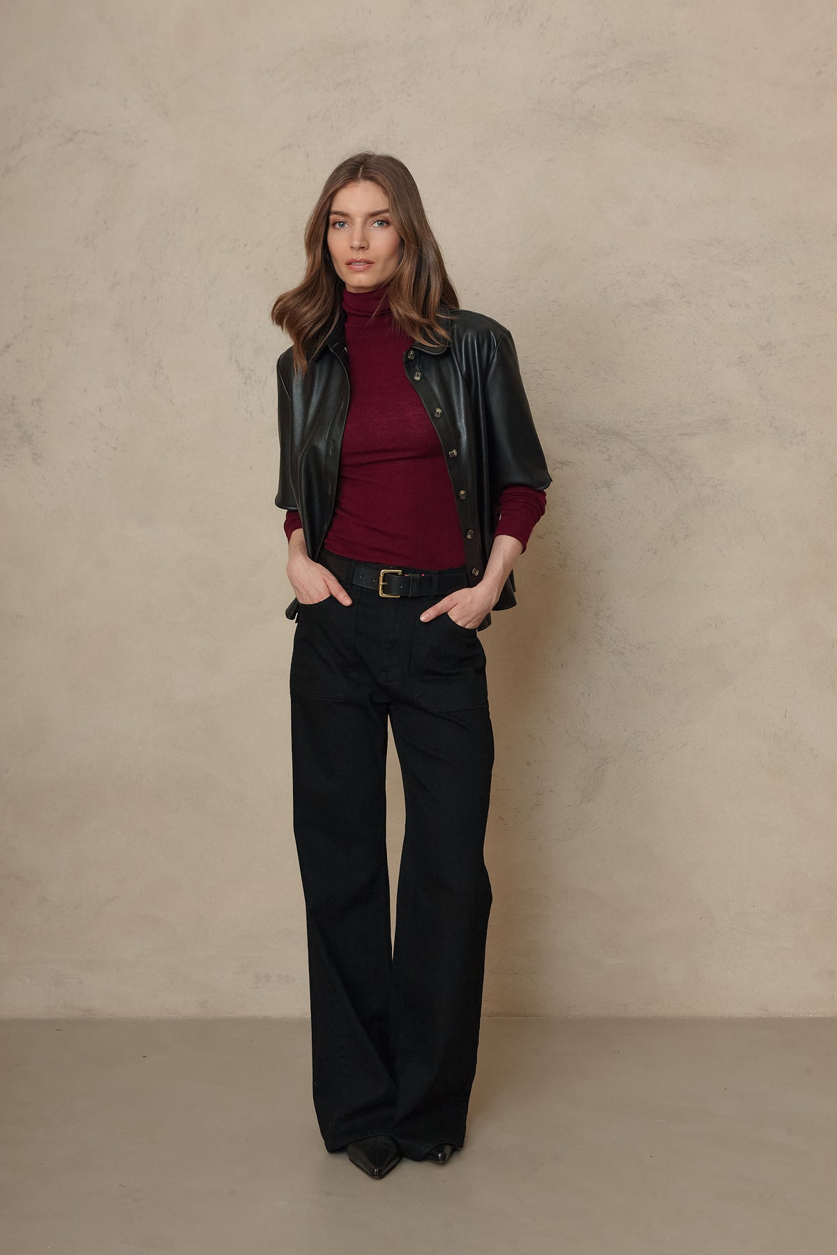 Gwyneth fine merino roll neck in burgundy
