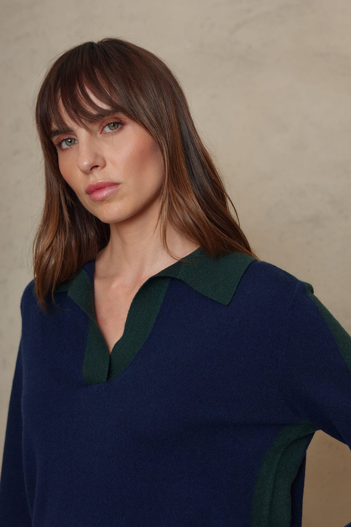 Tria Notch Collar Cashmere Blend Jumper - Navy