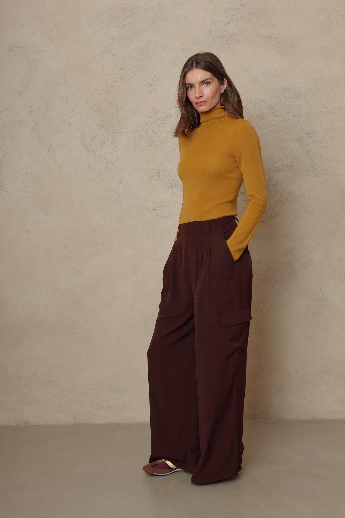 Gwyneth fine merino roll neck in mustard