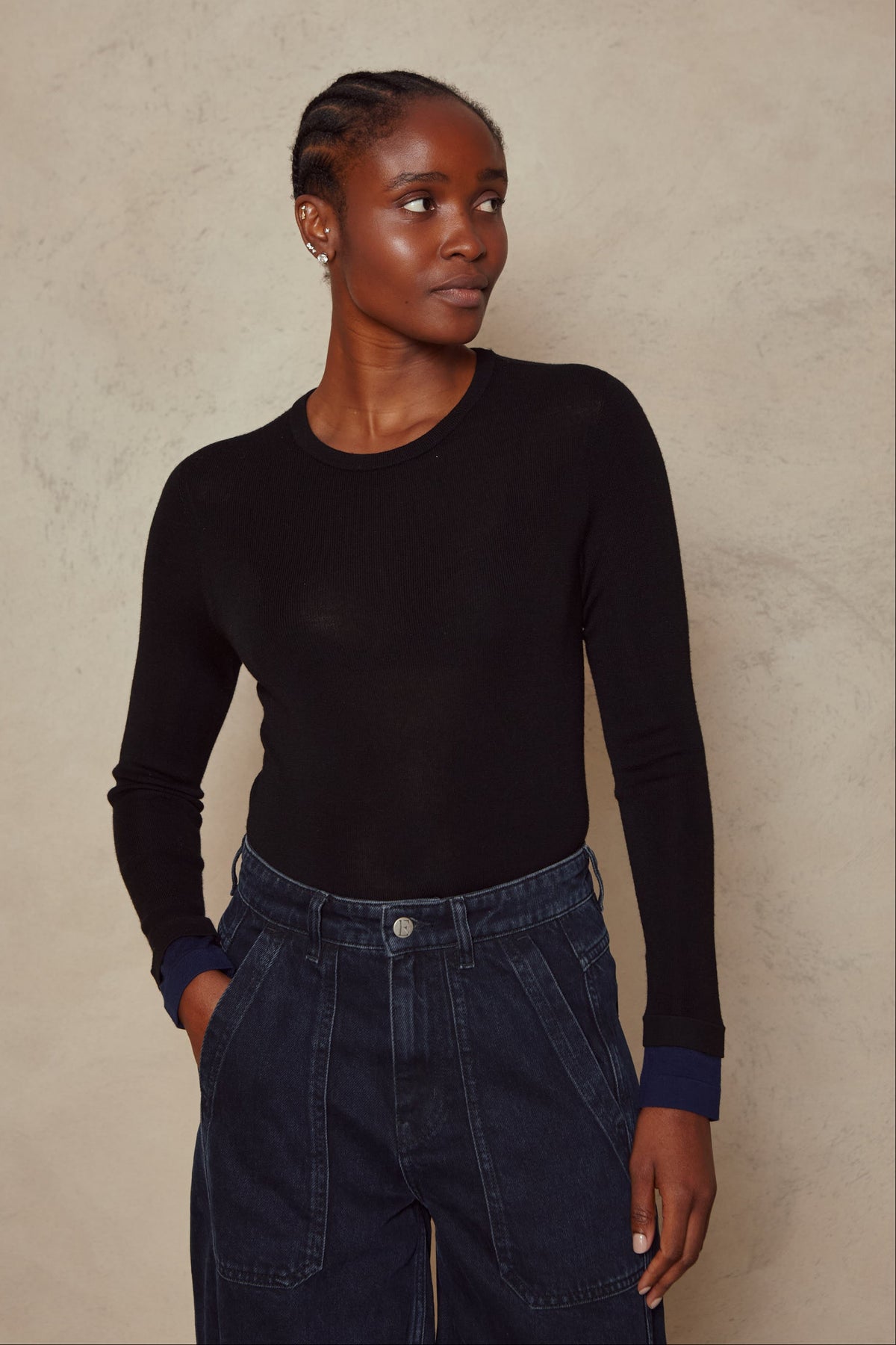 Trinny Fine Merino Crewneck - Black with Navy Sleeve