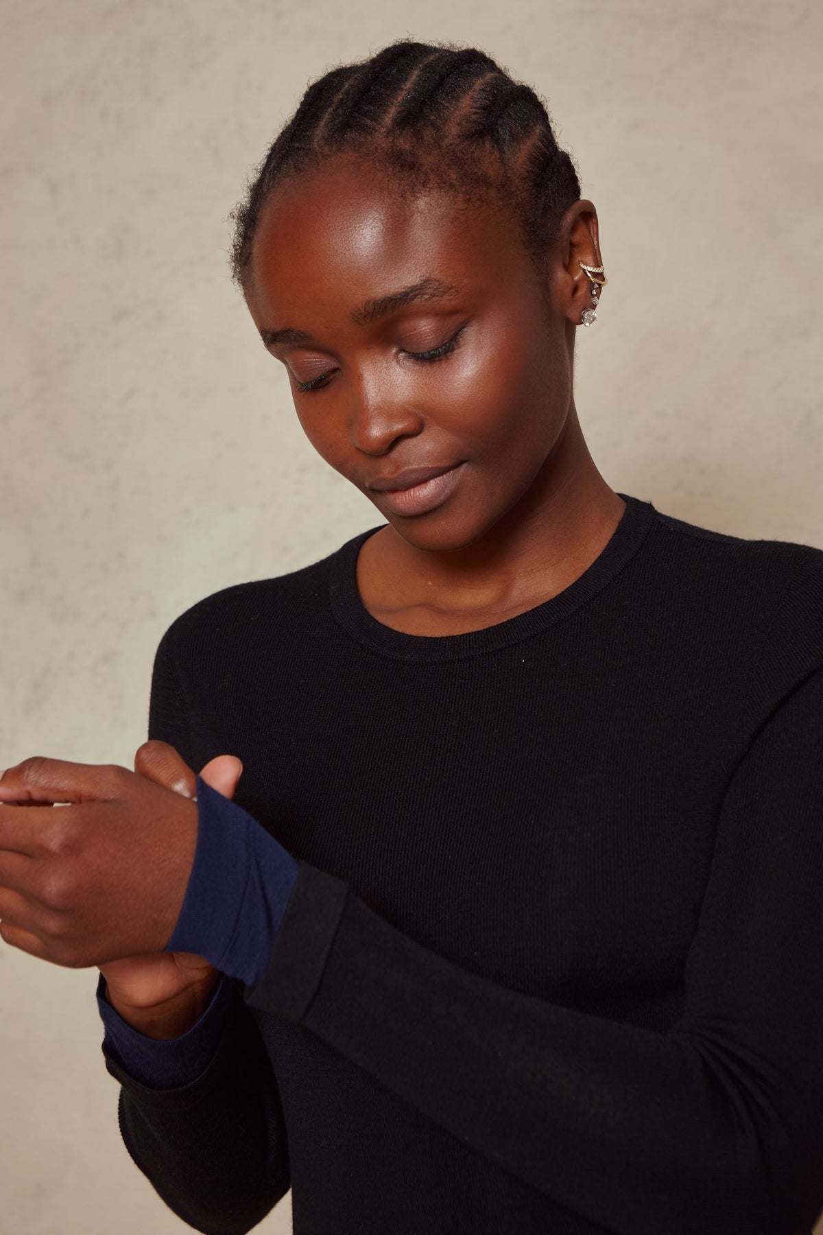 Trinny Fine Merino Crewneck - Black with Navy Sleeve