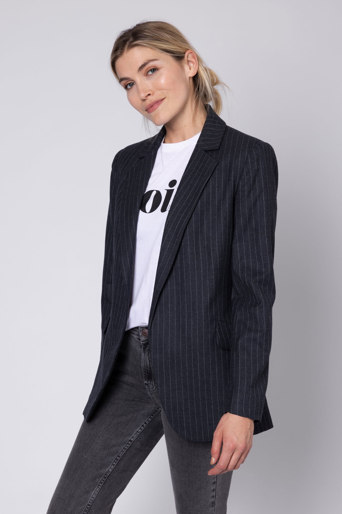 Bettine wool pinstripe blazer, charcoal blazer, pinstripe blazer, Blazer for women, ellen loves 11loves eleven loves
