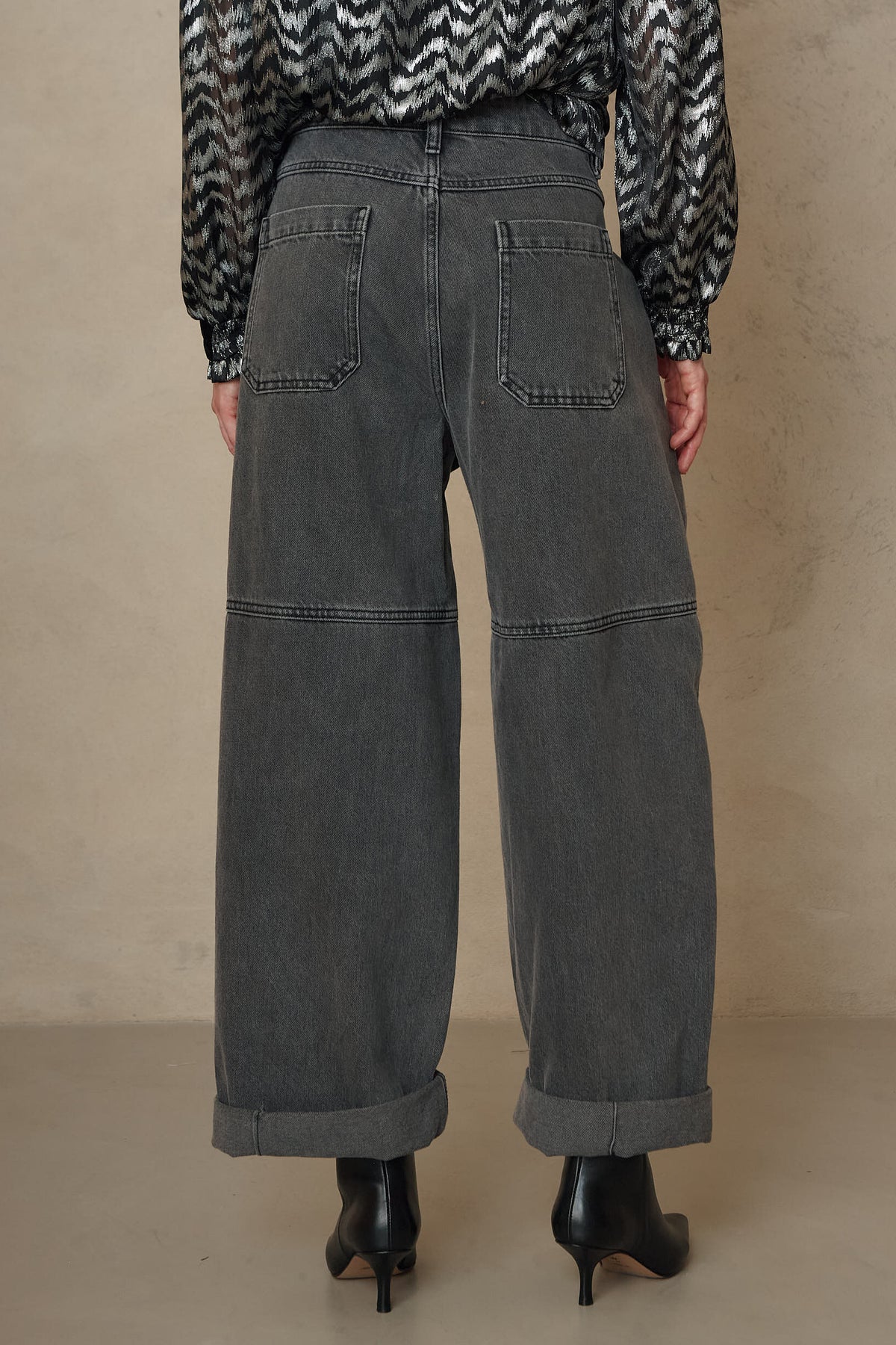Billie Barrel Leg Jeans - Washed Black