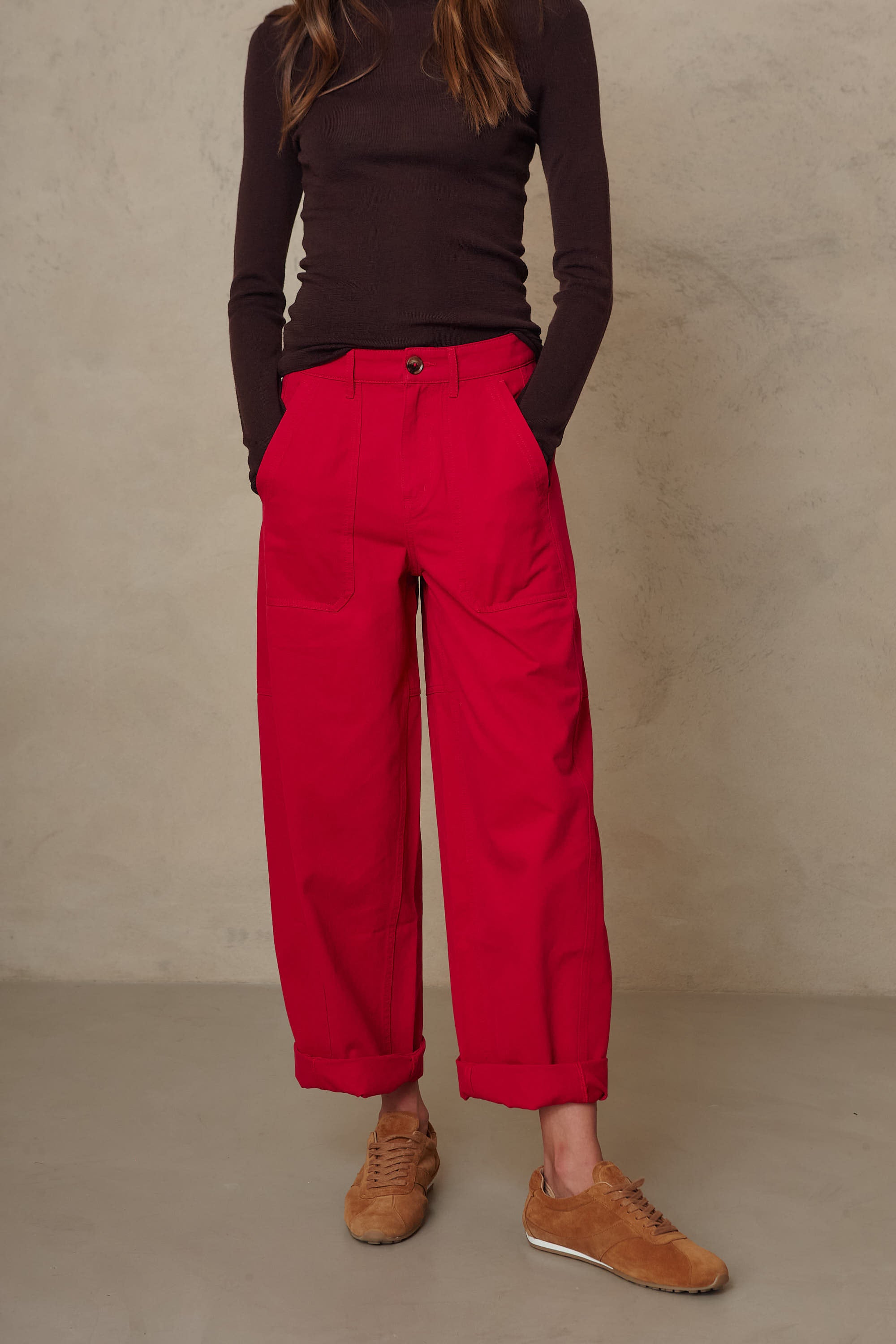 Billie barrel leg trousers in red