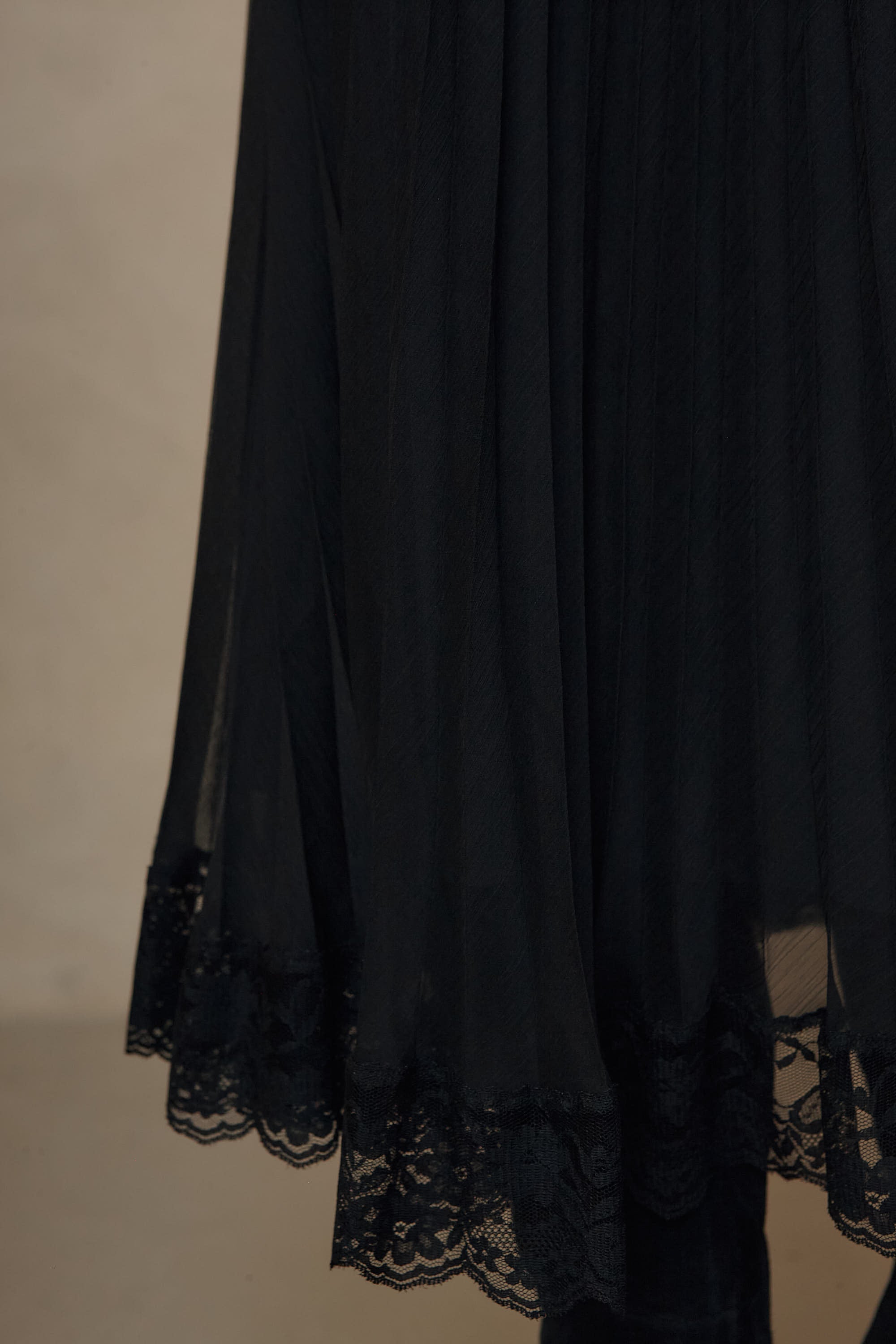 Bonnie pleated lace skirt in black