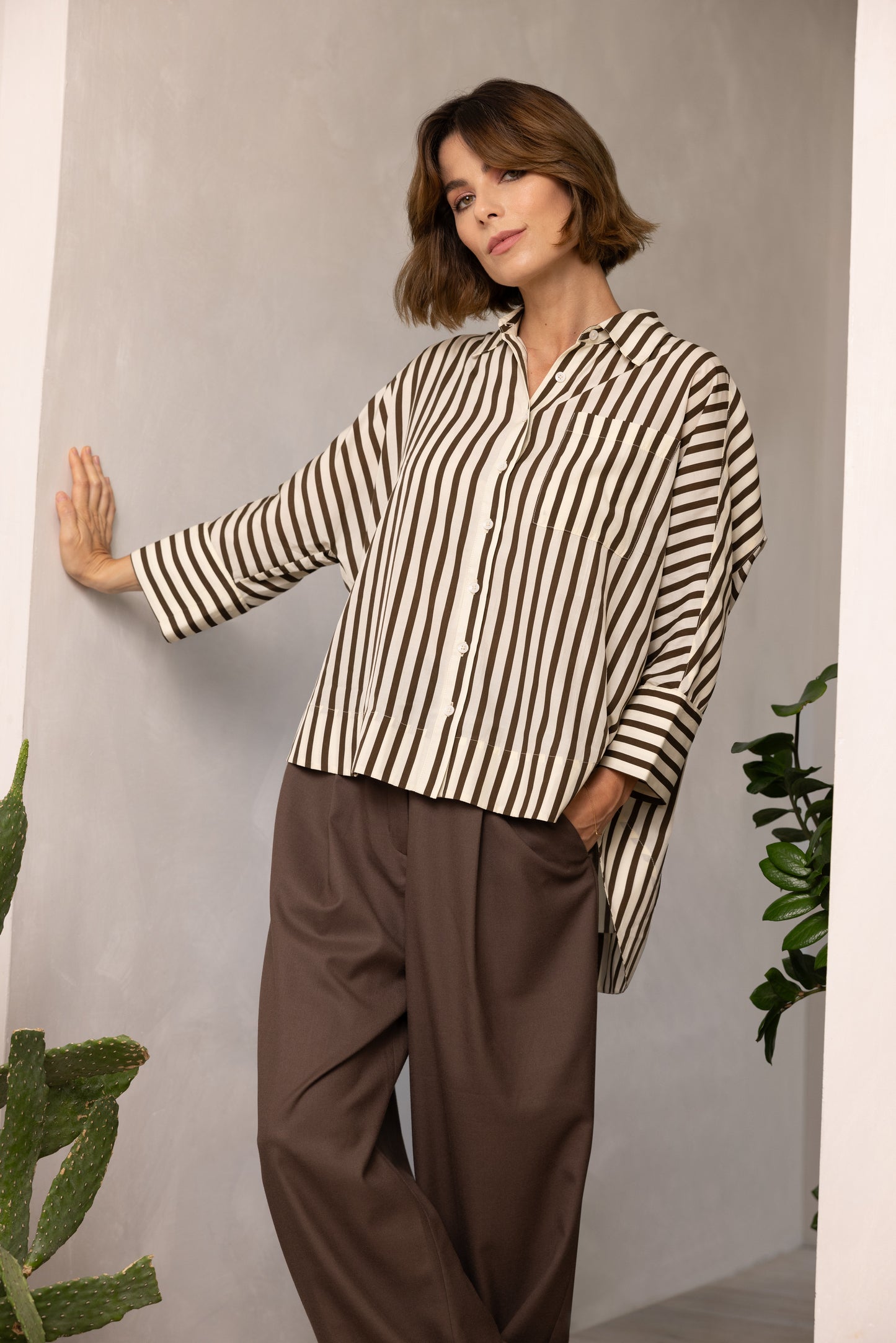 Olivia Oversized Striped Shirt (White/Chocolate)