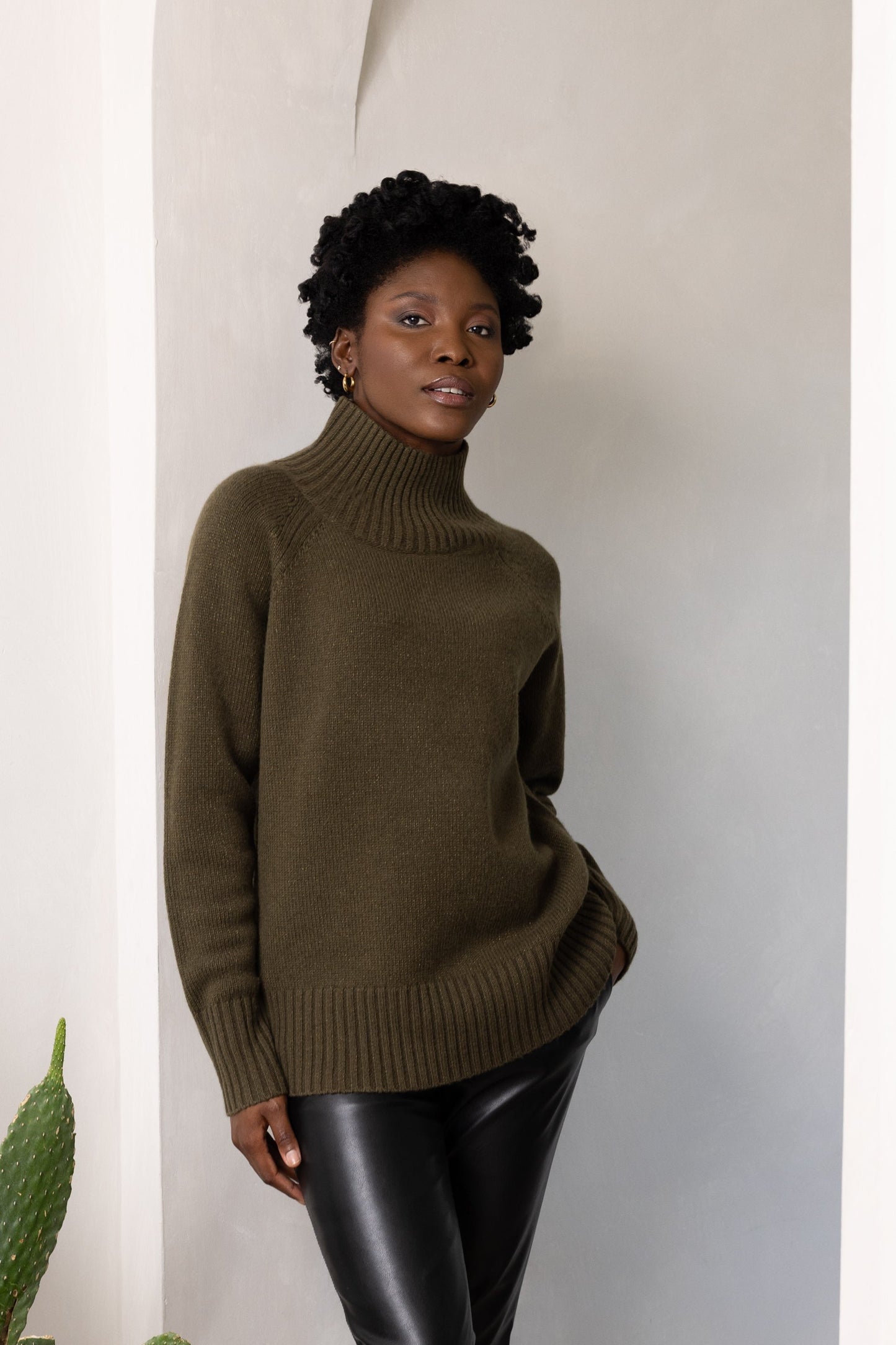 BEA SPARKLE TURTLENECK JUMPER (OLIVE)