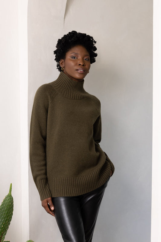 BEA SPARKLE TURTLENECK JUMPER (OLIVE)