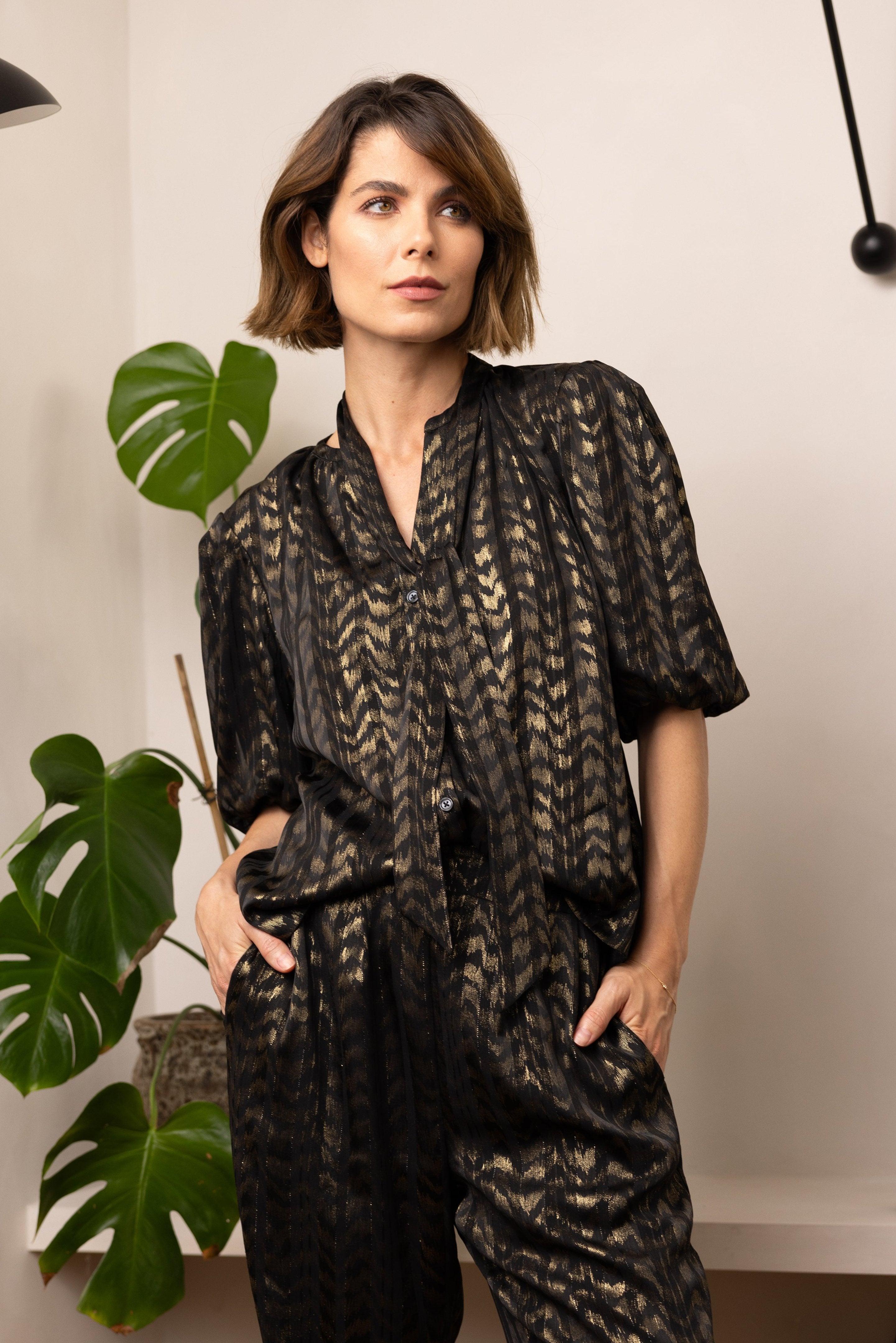Poppy Puff Sleeve Blouse - Black/Gold