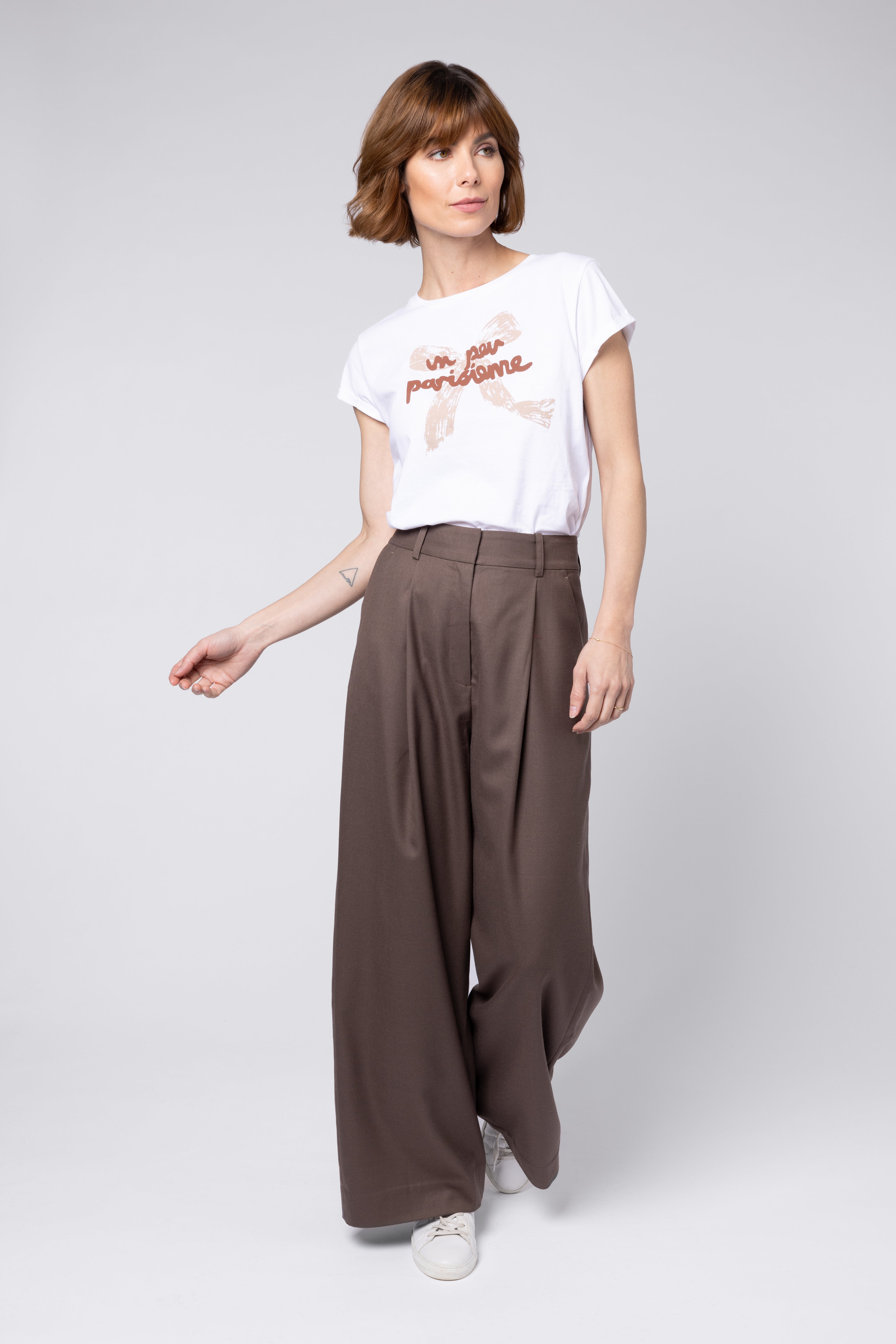 Parisienne Bow Neat Fit T-Shirt (White)