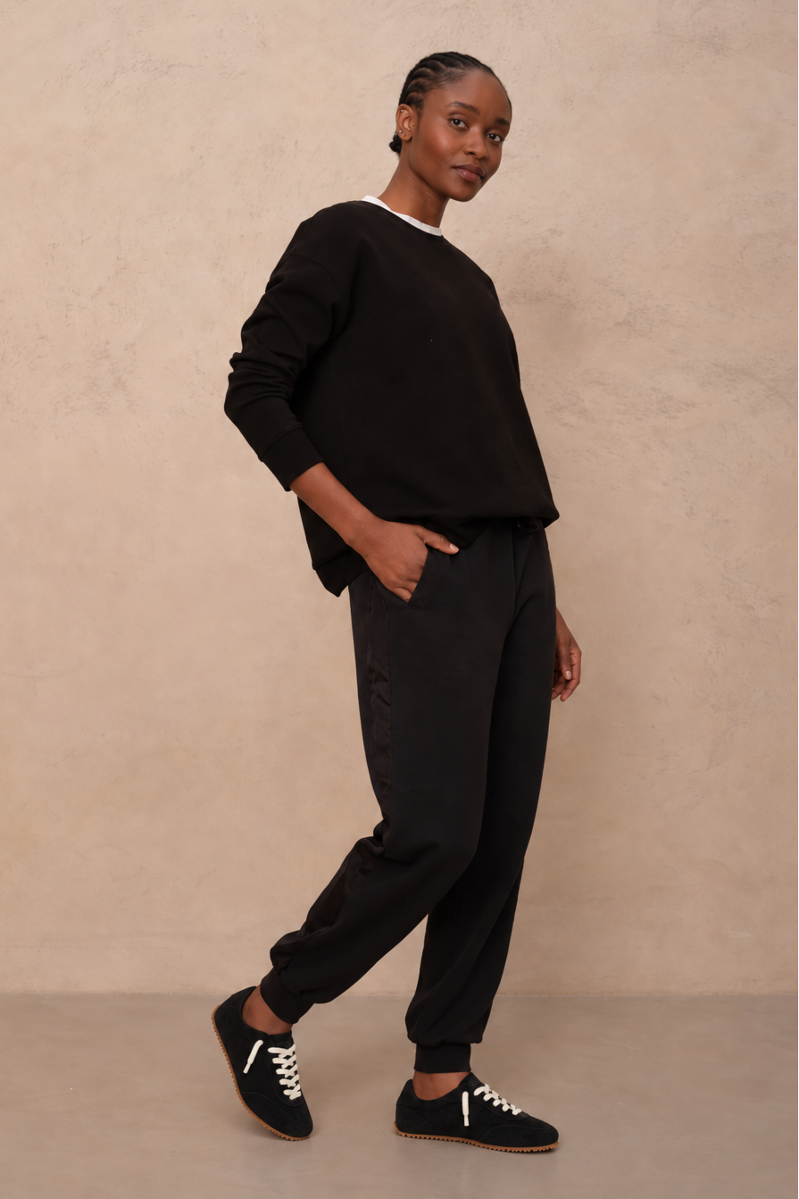 The Perfect Crew Neck Sweatshirt - Black