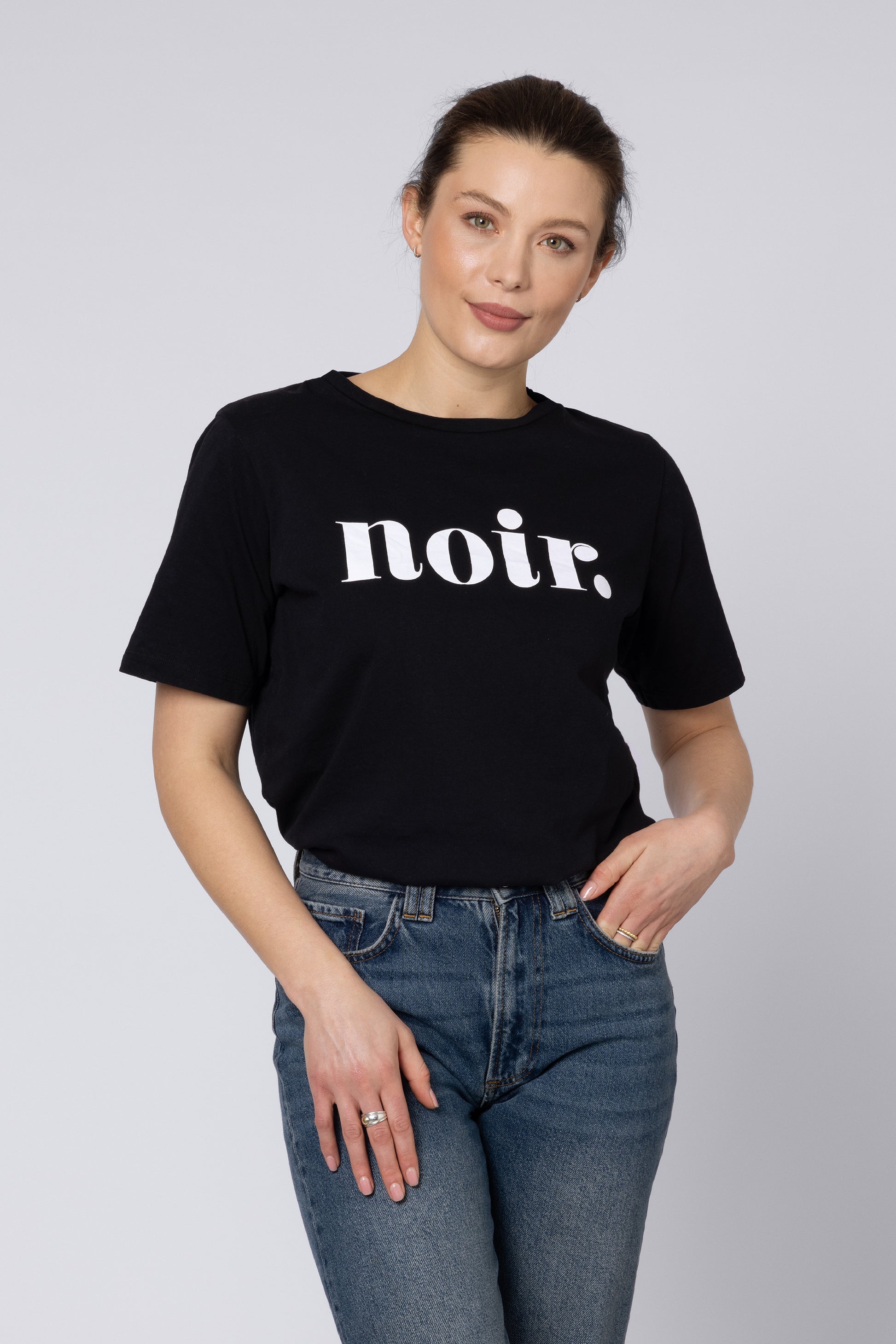 model wearing Noir black boyfriend T Shirt Eleven Loves