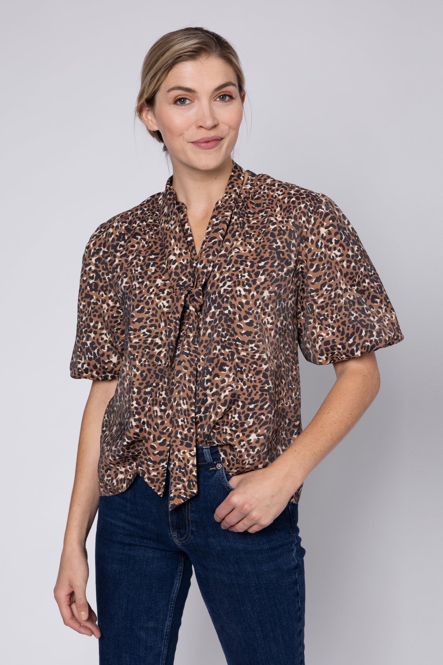 POPPY LEOPARD PRINT PUFF SLEEVE TOP (MULTI BROWN)