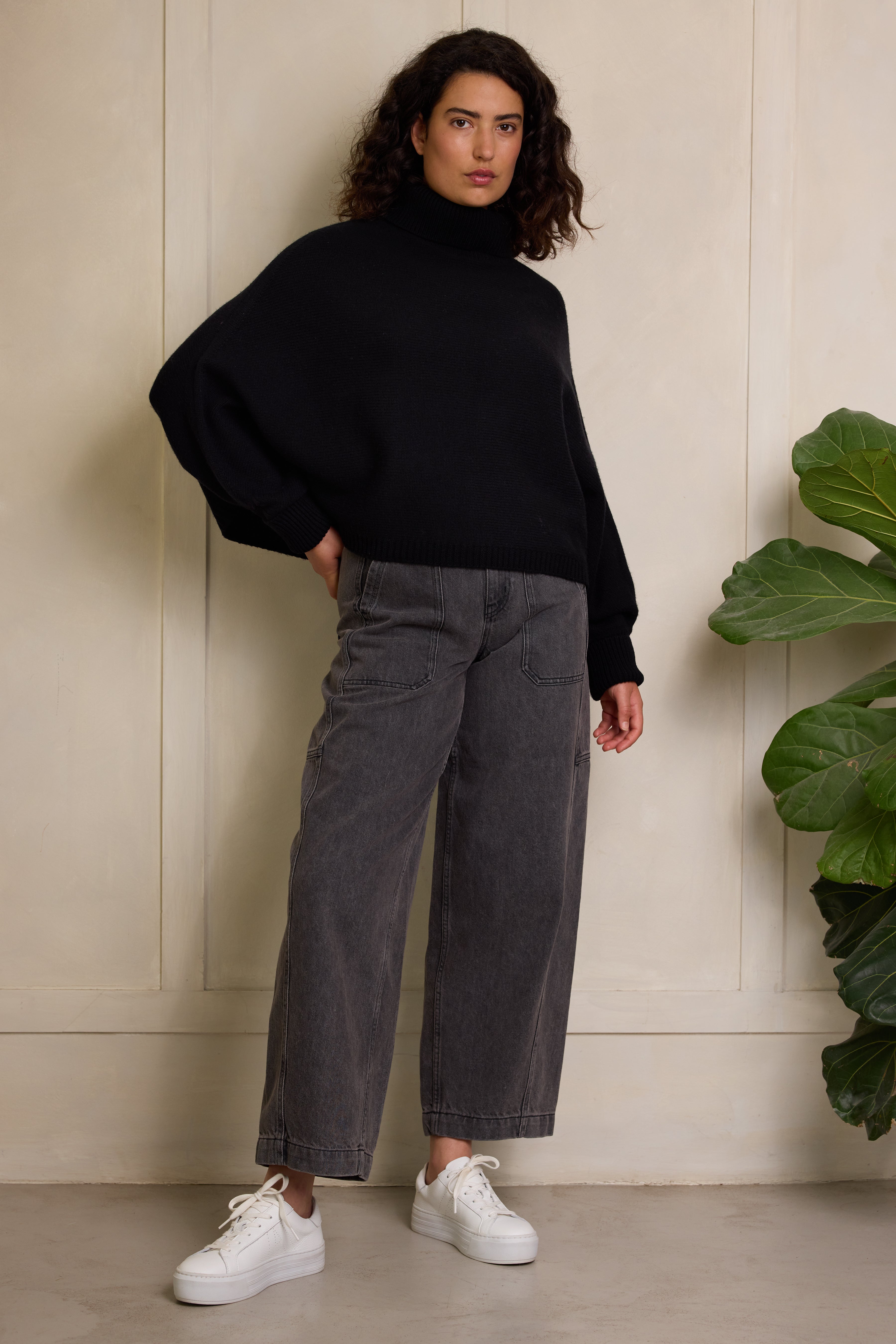 Billie Barrel Leg Jeans - Washed Black