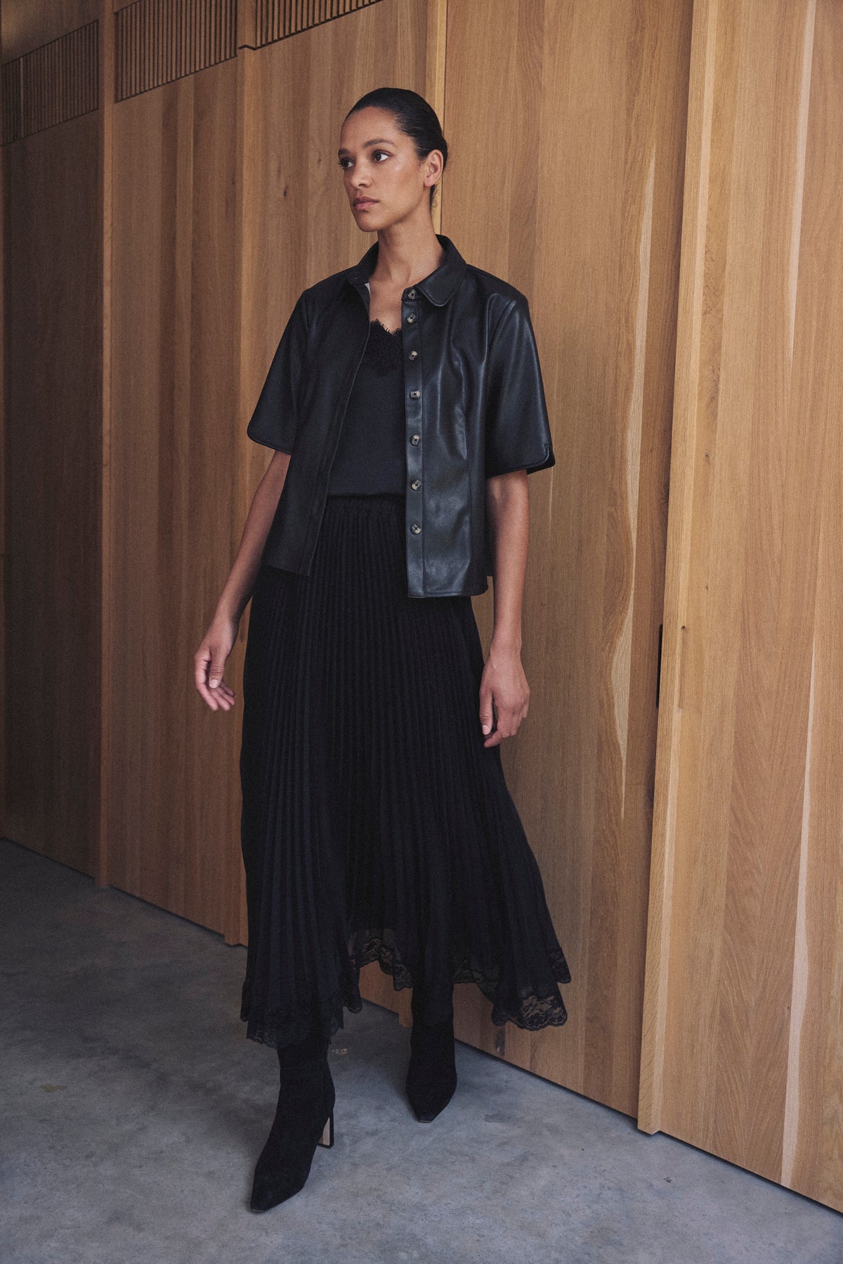 Bonnie pleated lace skirt in black