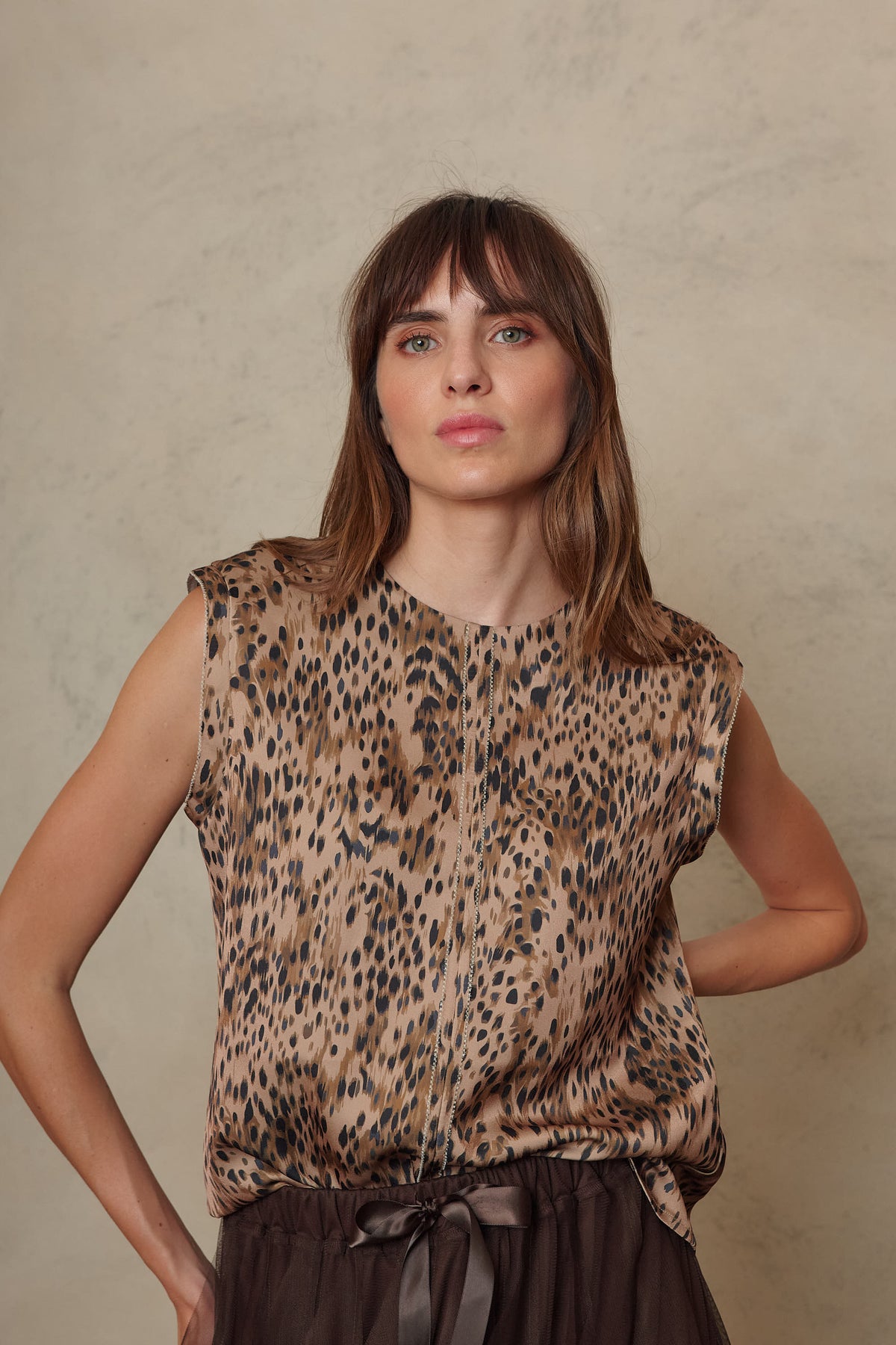 Skylar satin shoulder pad T Shirt in animal print
