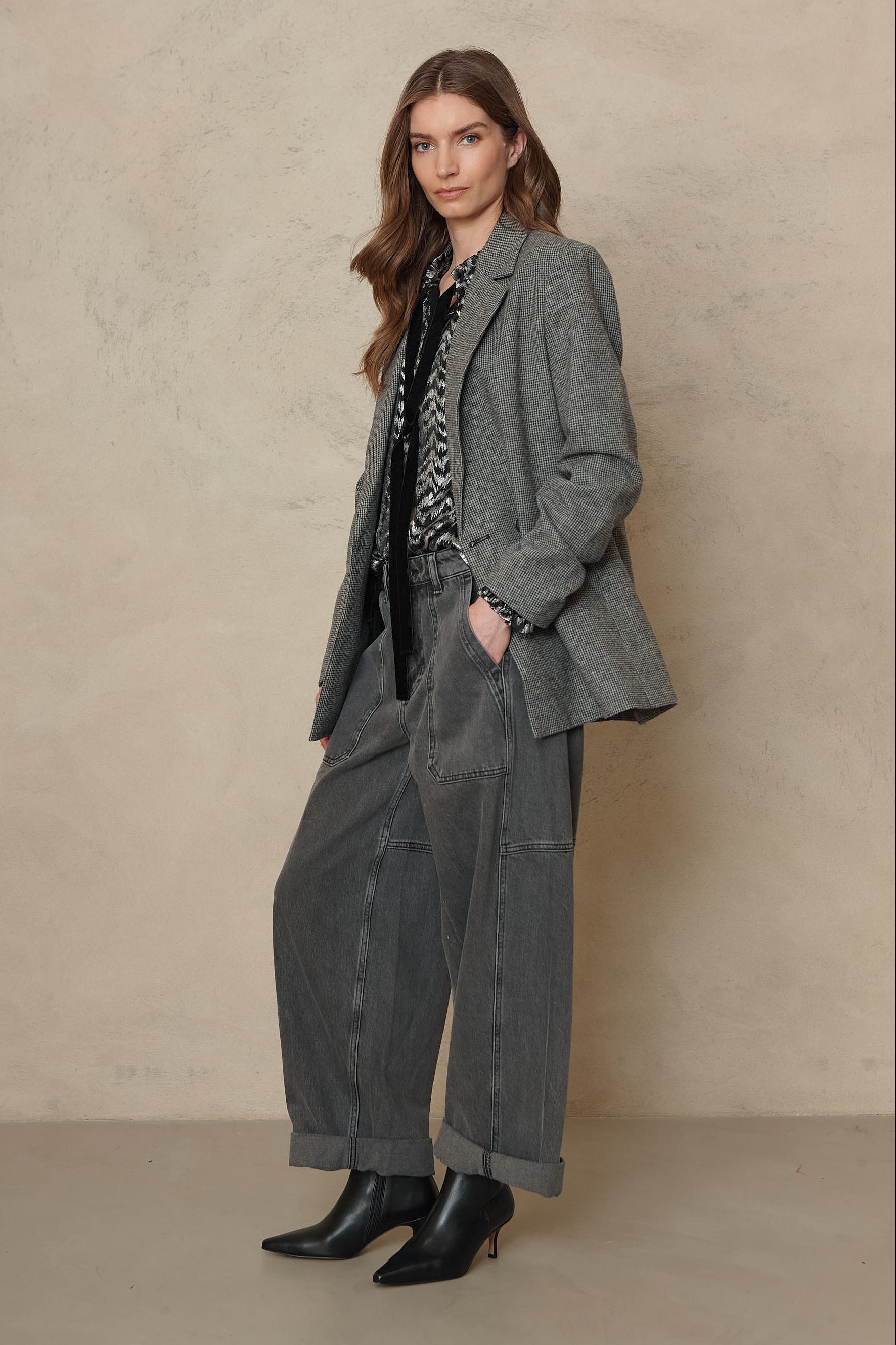 Billie Barrel Leg Jeans - Washed Black