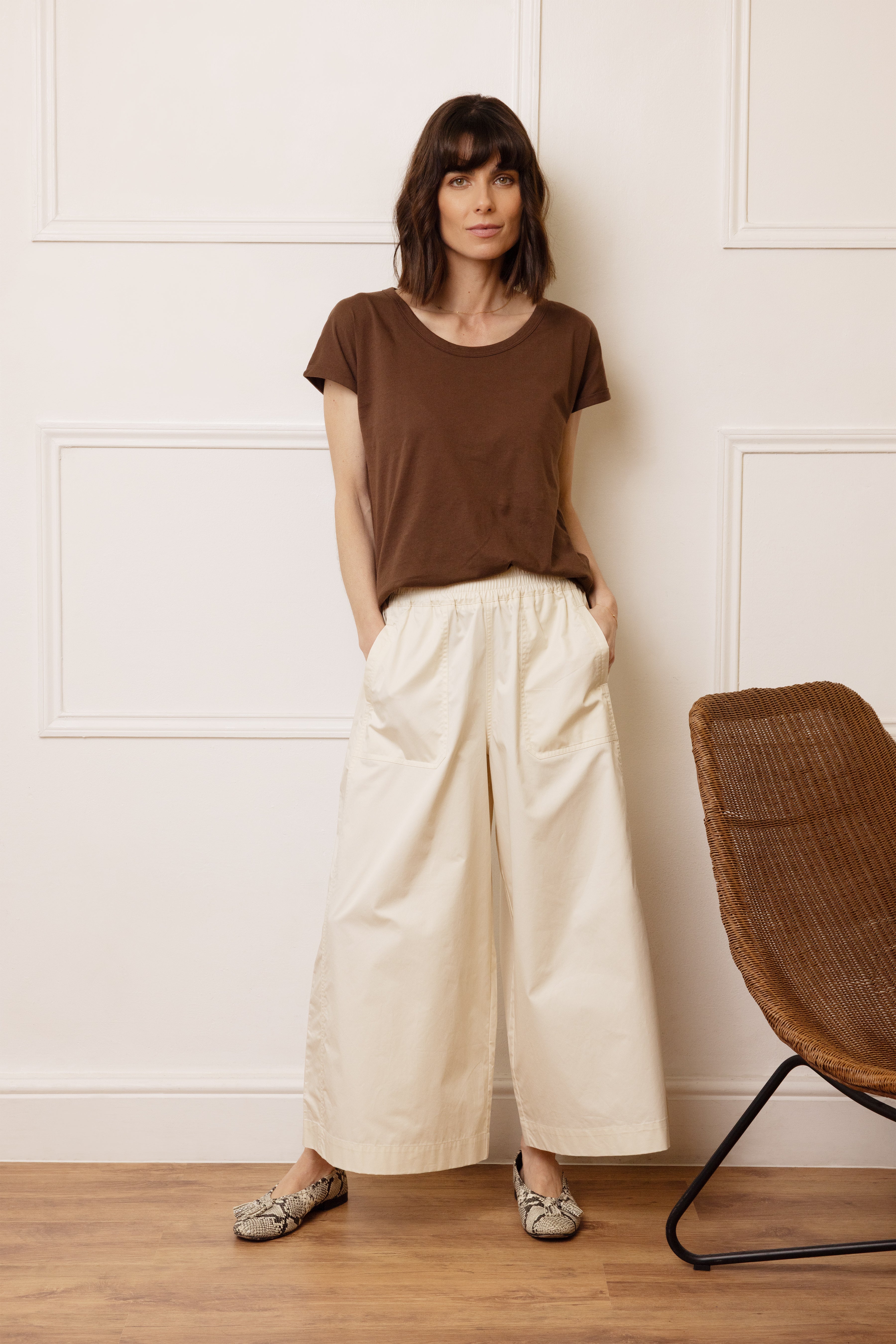 The Perfect Roll Sleeve T-Shirt - Chocolate - Eleven Loves