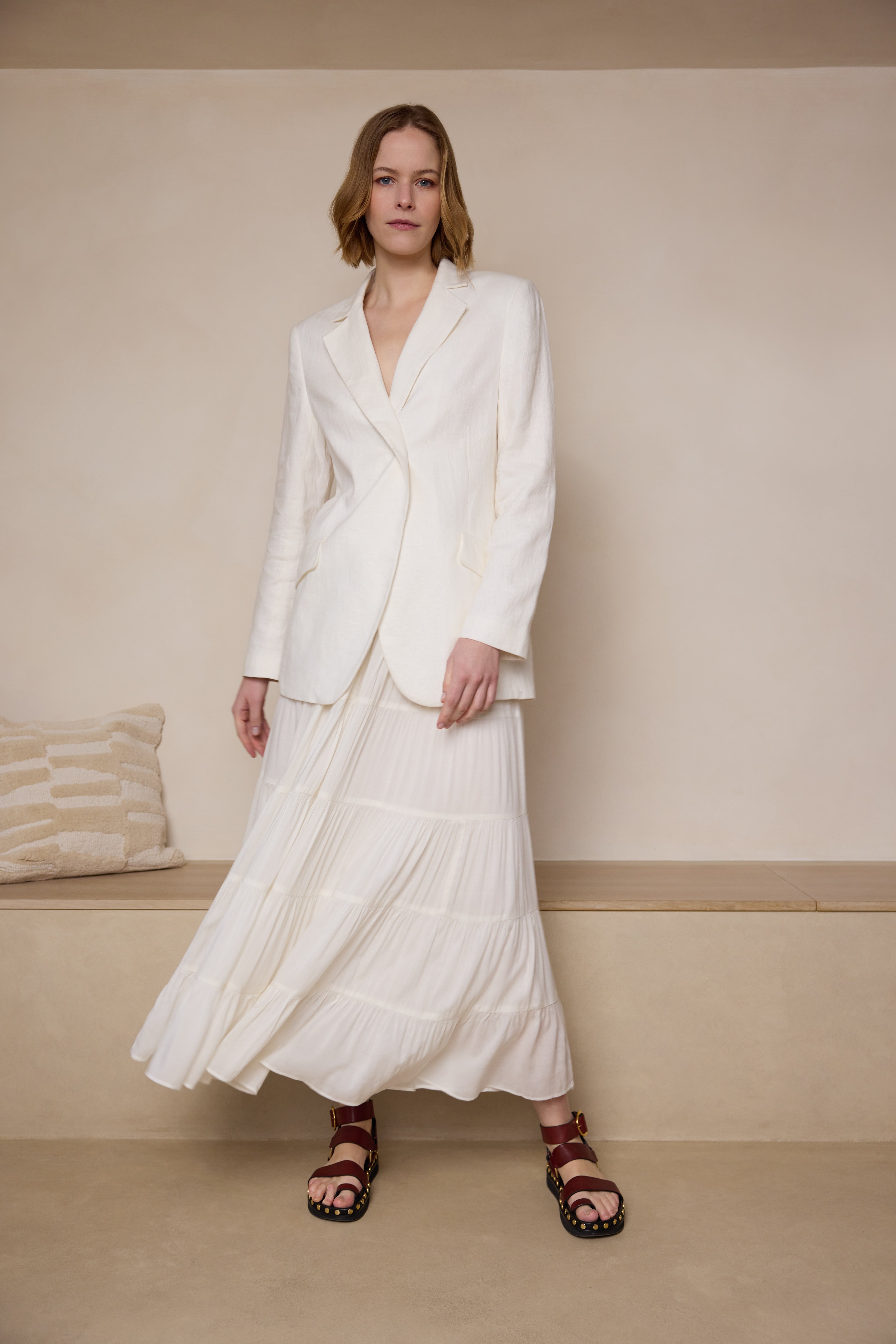 model wearing ivory blazer women 11 loves